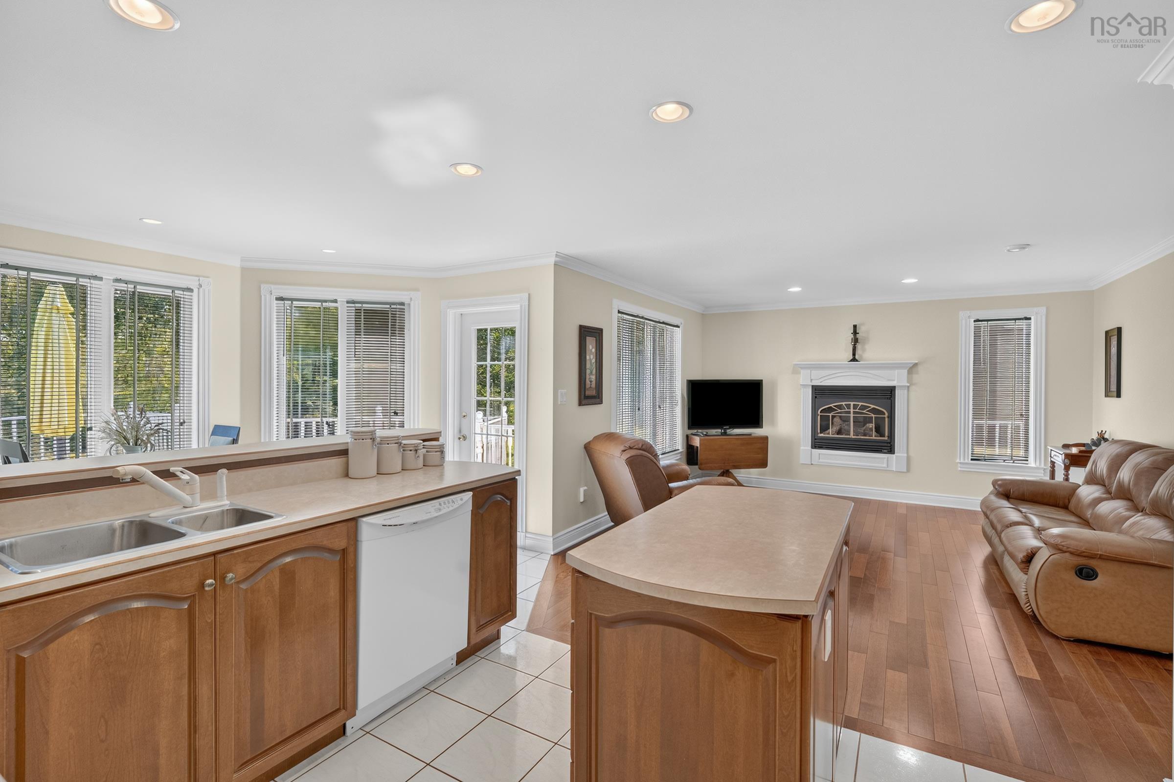 $699,000.00: 12 Homecrest Terrace, Pleasant Valley