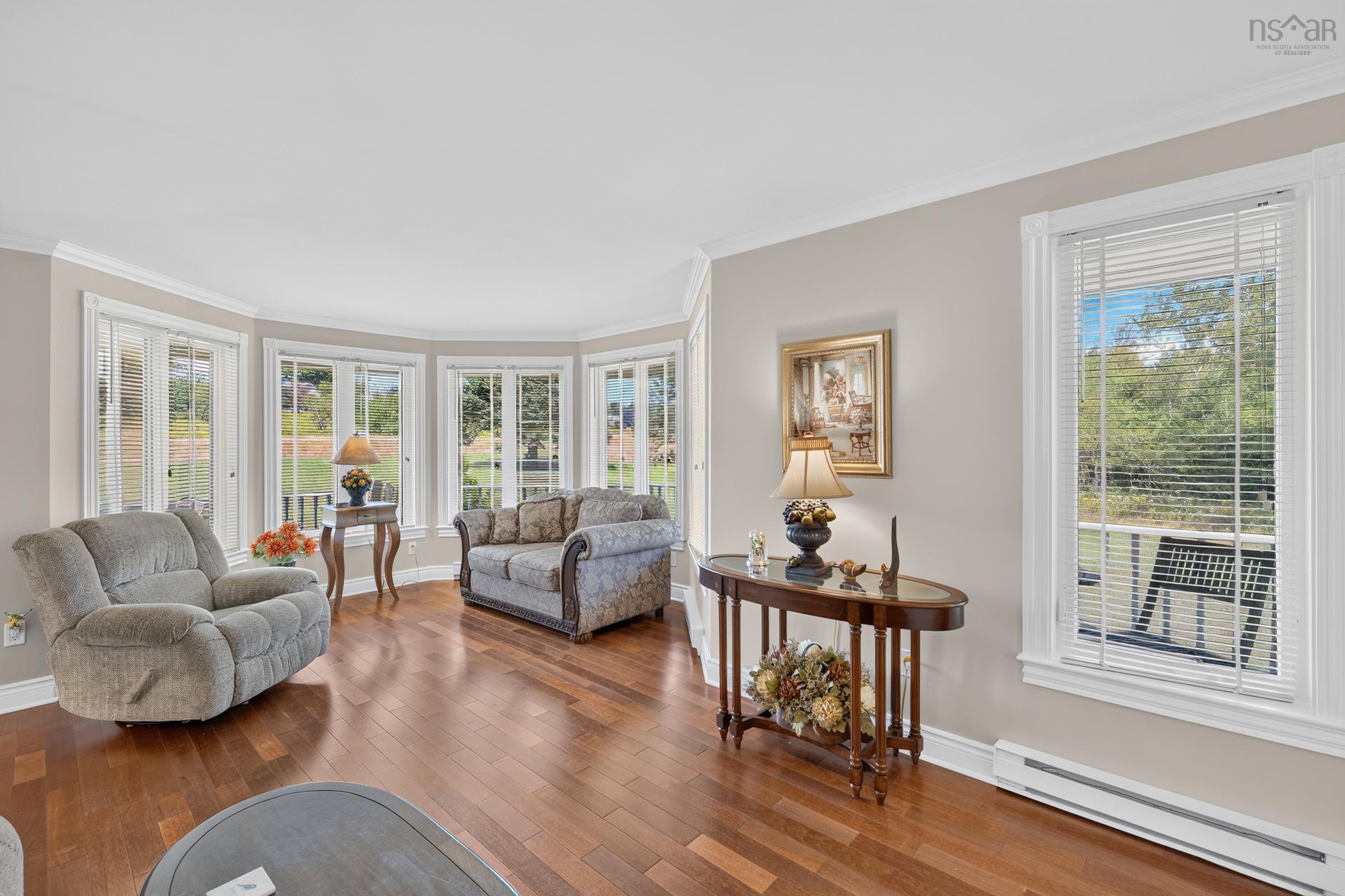 $699,000.00: 12 Homecrest Terrace, Pleasant Valley