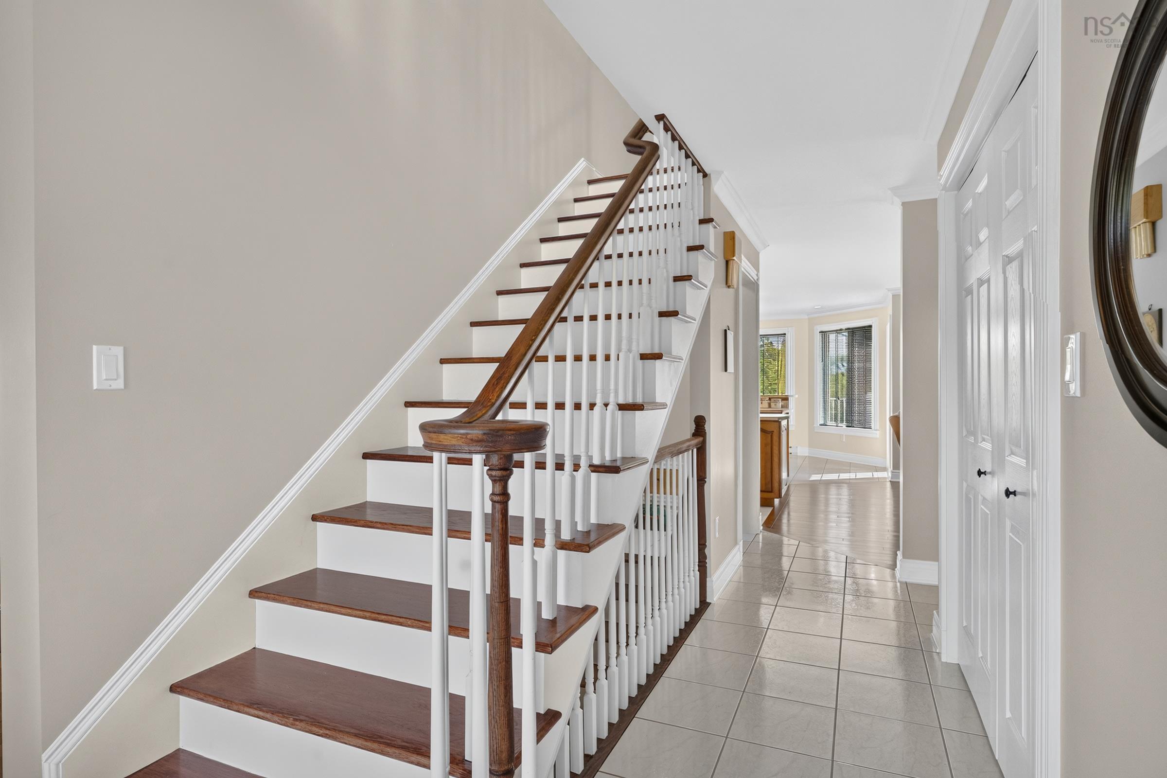 $699,000.00: 12 Homecrest Terrace, Pleasant Valley