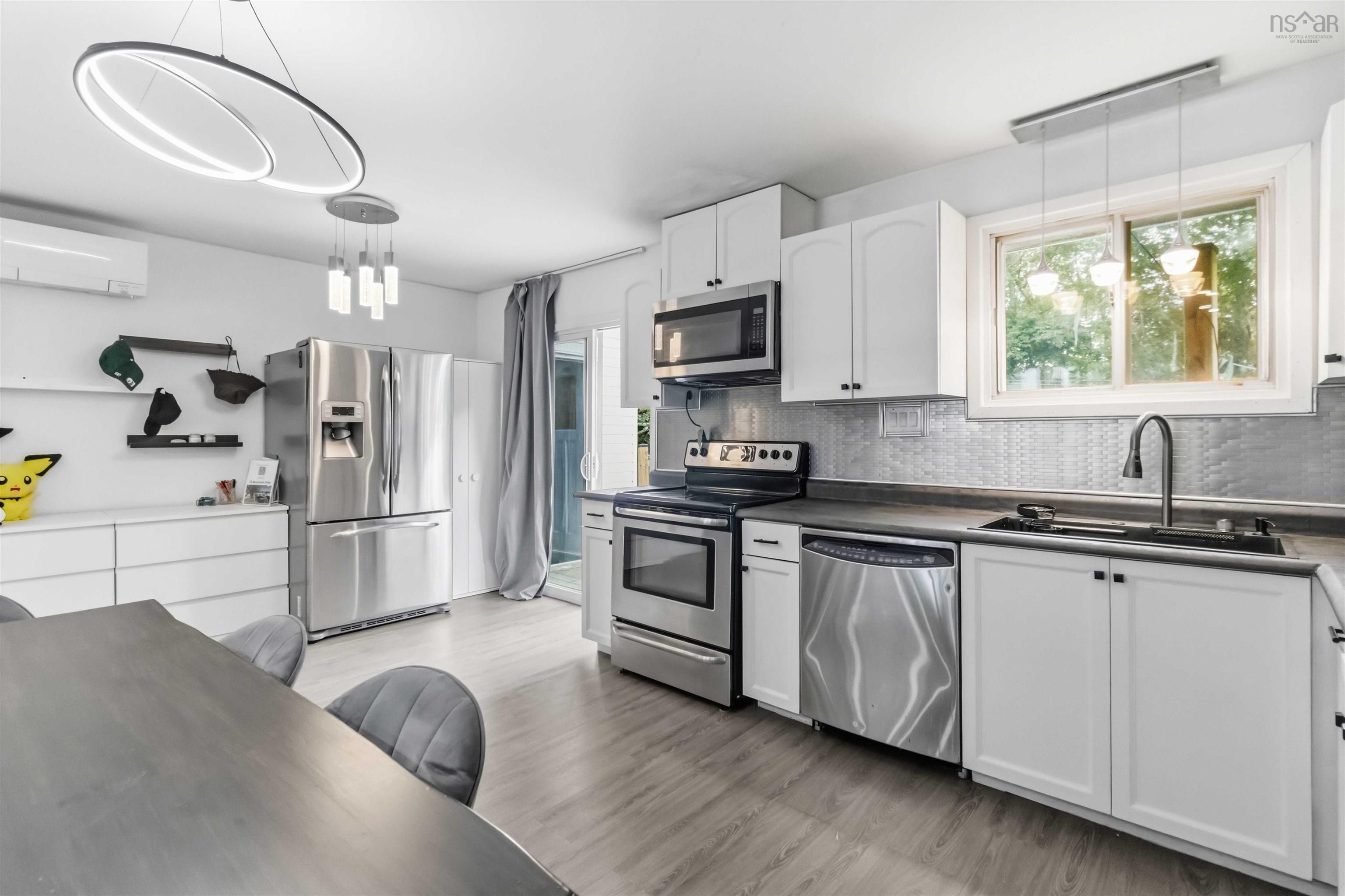 $499,999.00: 72 Beaumont Drive, Lower Sackville