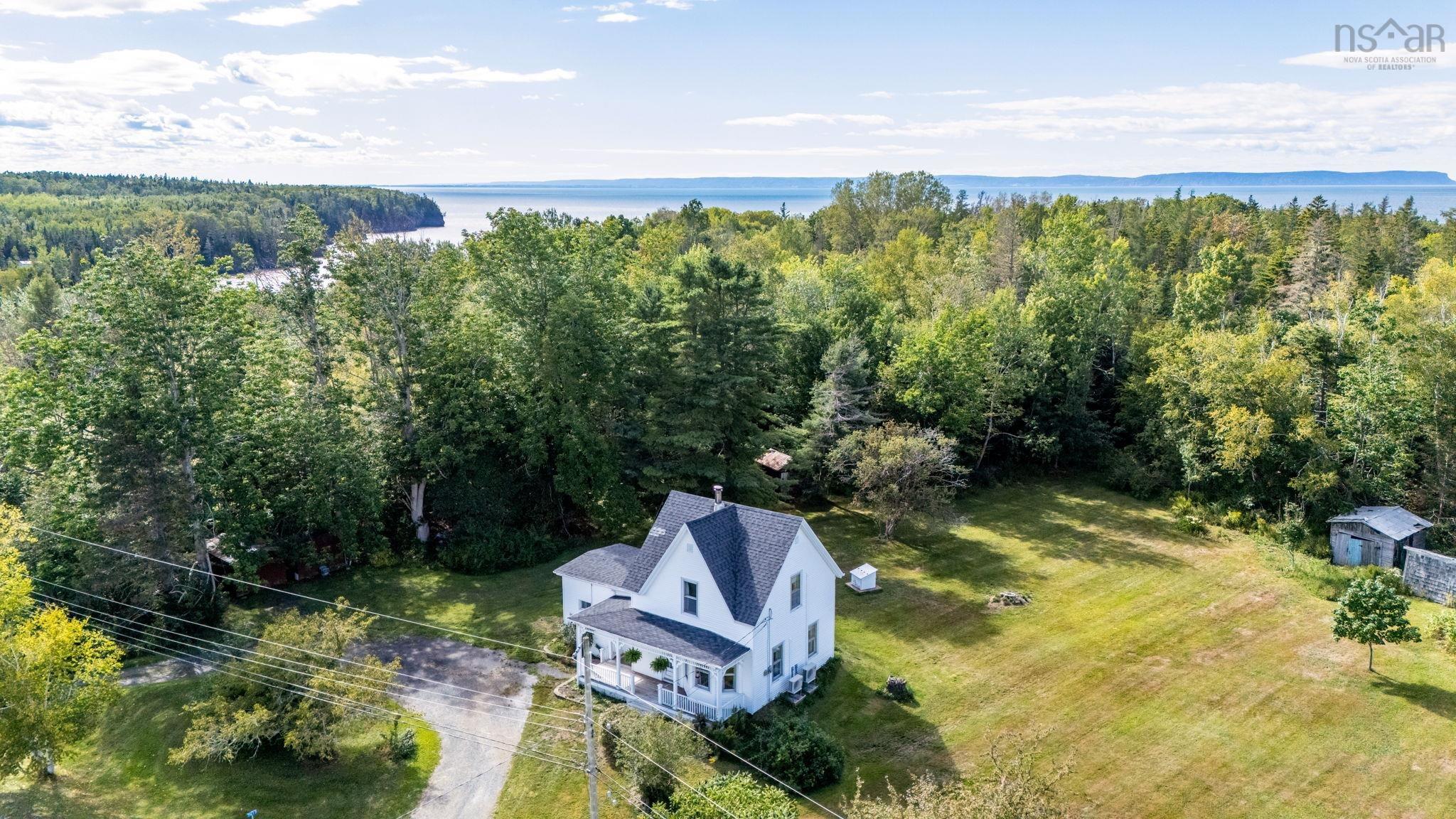 $239,900.00: 7613 Highway 215, Cambridge