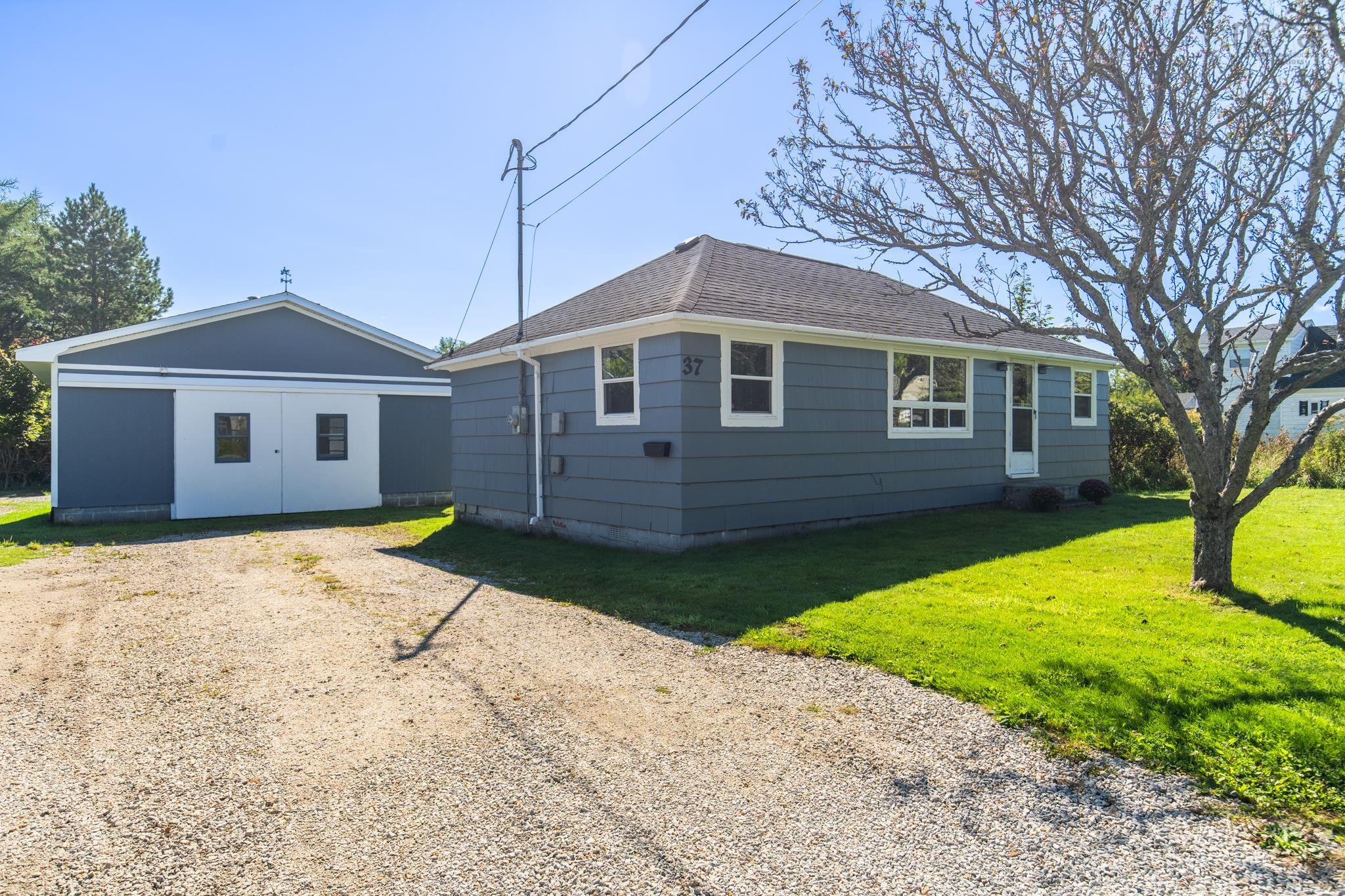 $189,900.00: 37 Pleasant Street, Yarmouth