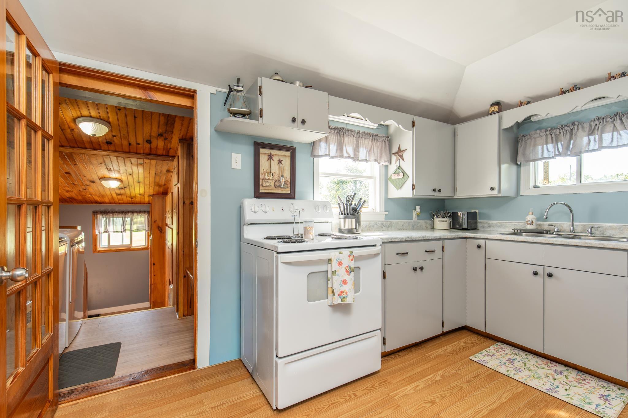 $189,900.00: 37 Pleasant Street, Yarmouth