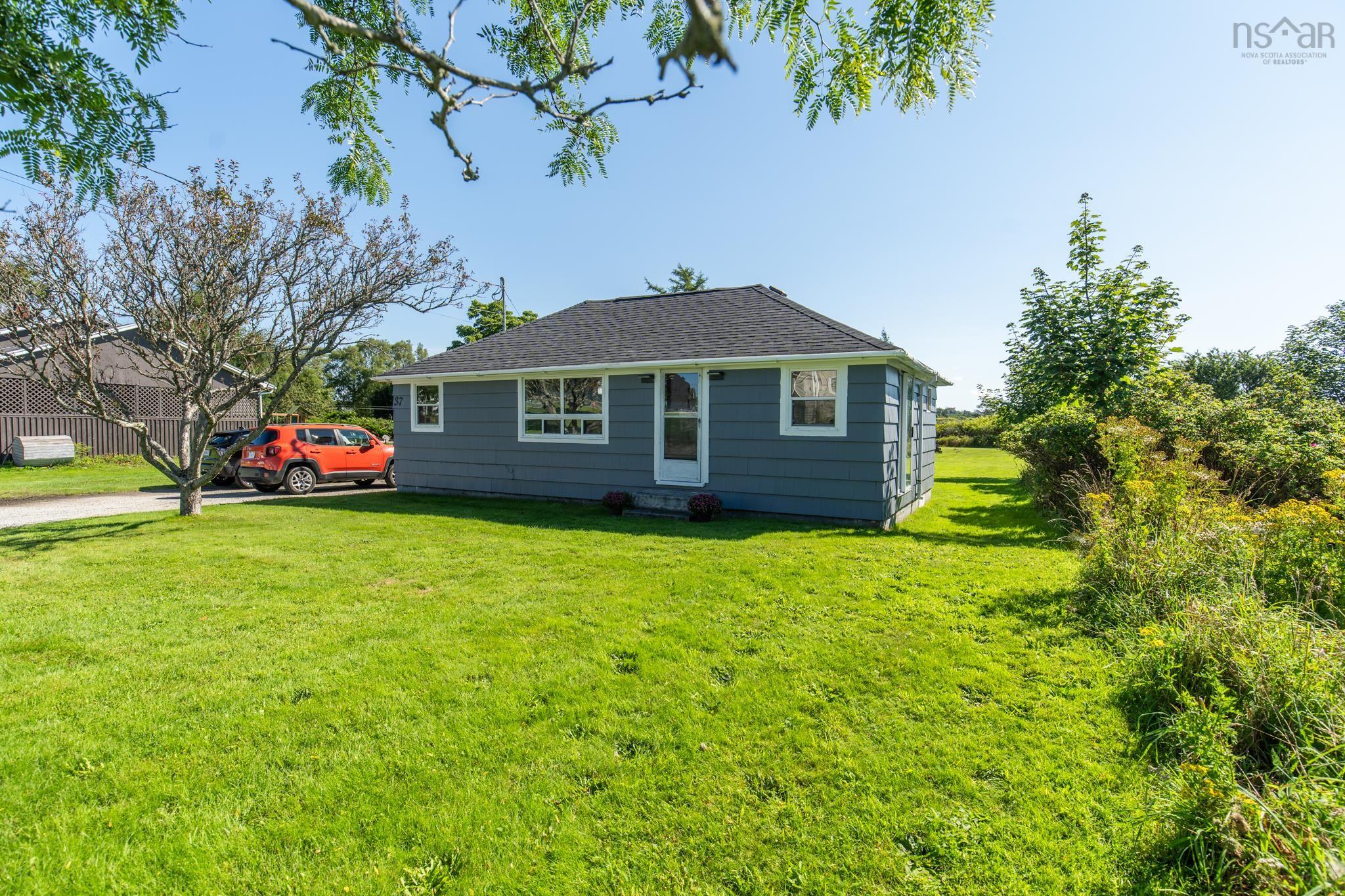 $189,900.00: 37 Pleasant Street, Yarmouth