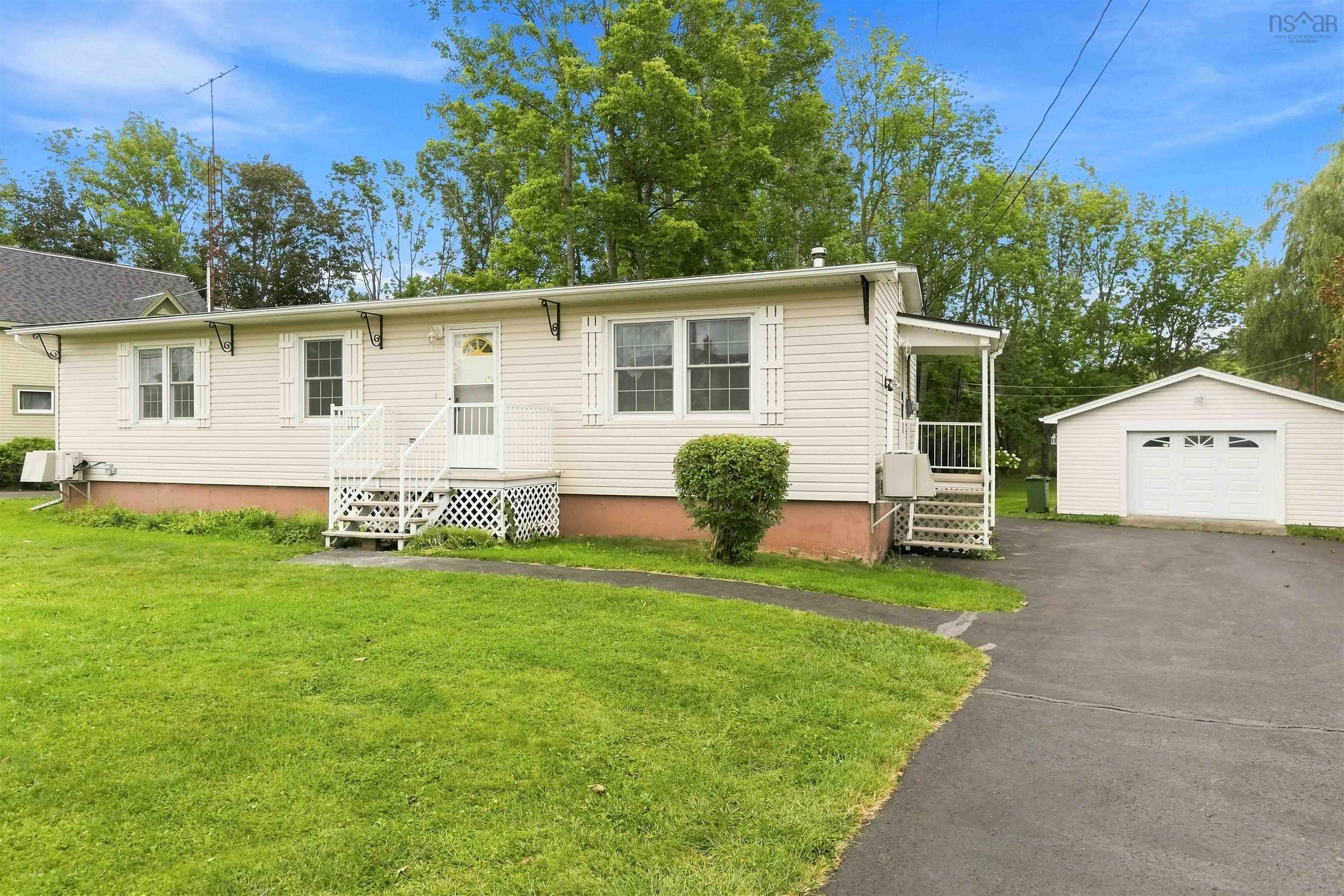 14030 1 Highway, Hants Border, NS (MLS® 202622640)