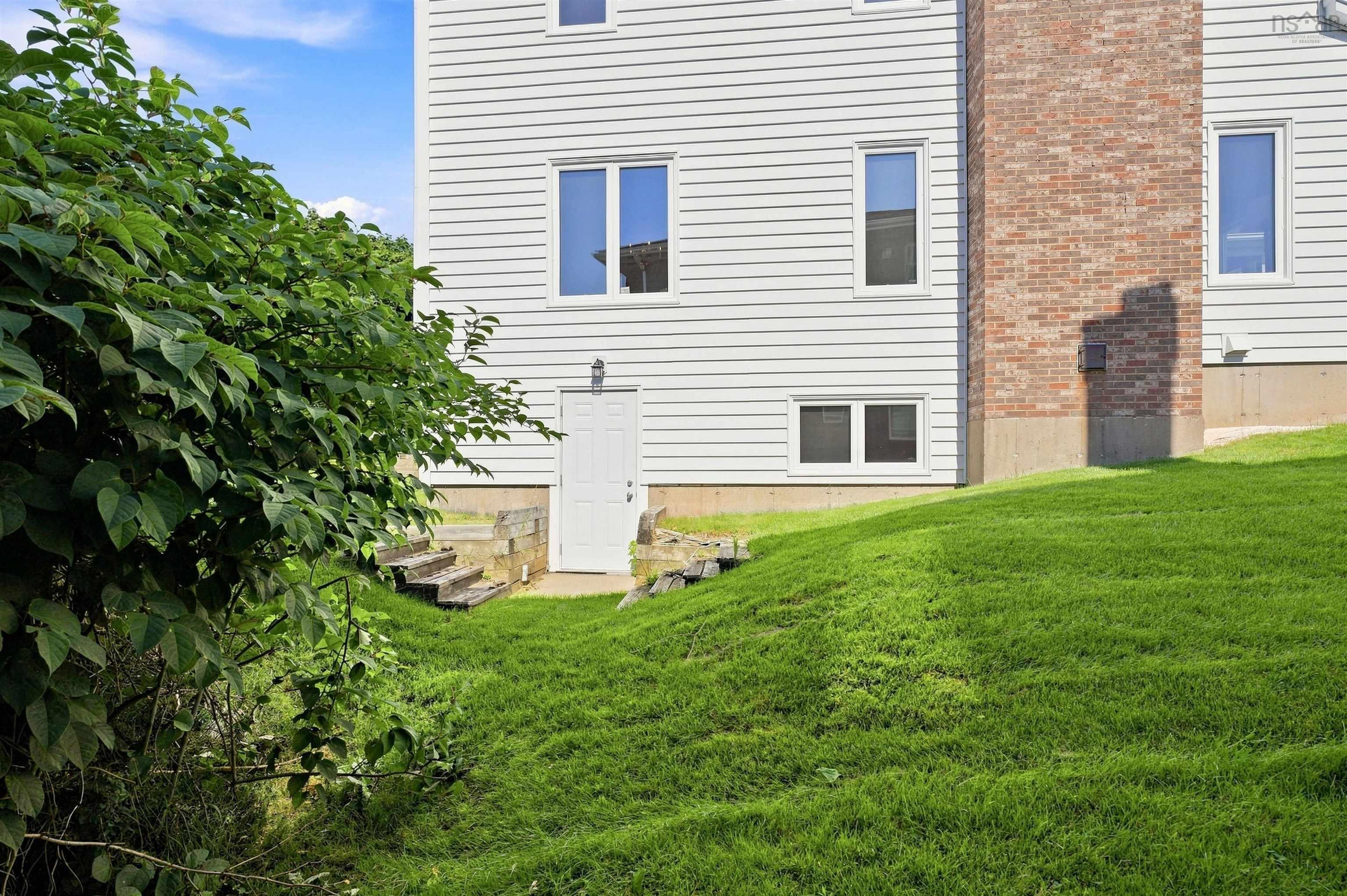 $1,200,000.00: 96 Brook Street, Fairmount