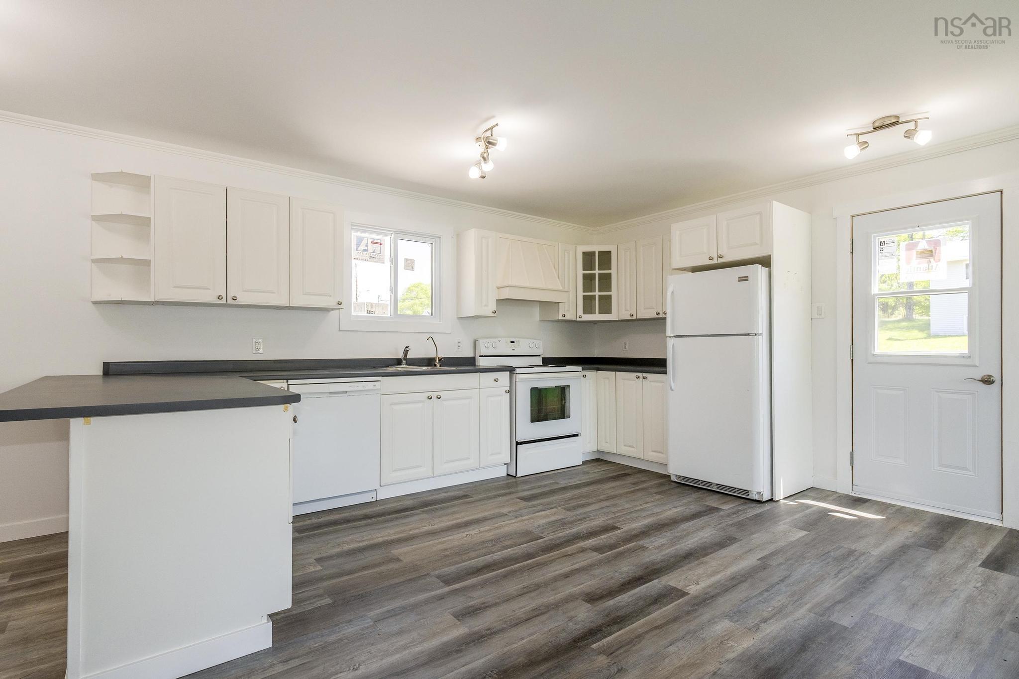 $385,000.00: 35 Lockhart Avenue, Lower Truro