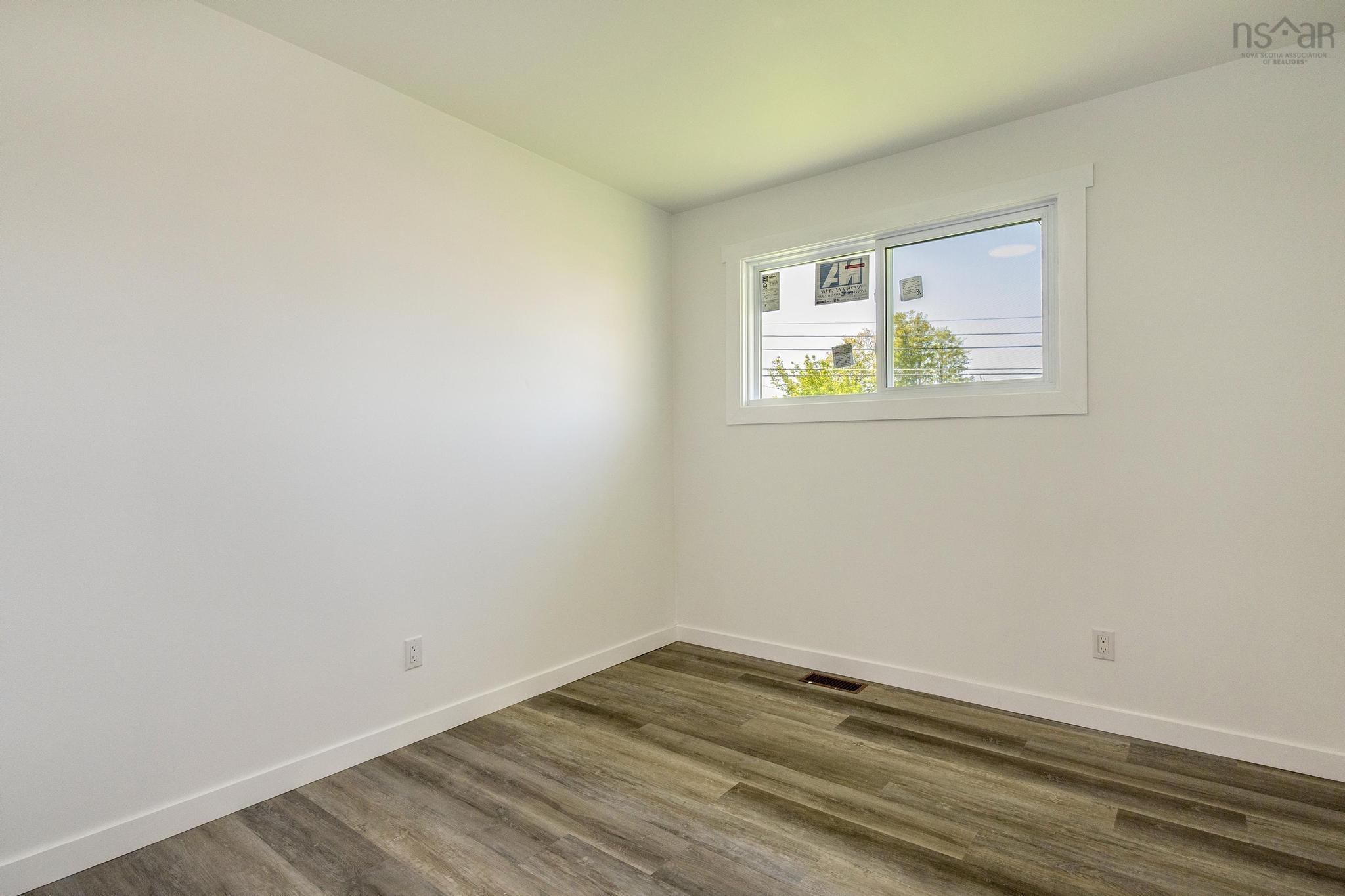 $385,000.00: 35 Lockhart Avenue, Lower Truro
