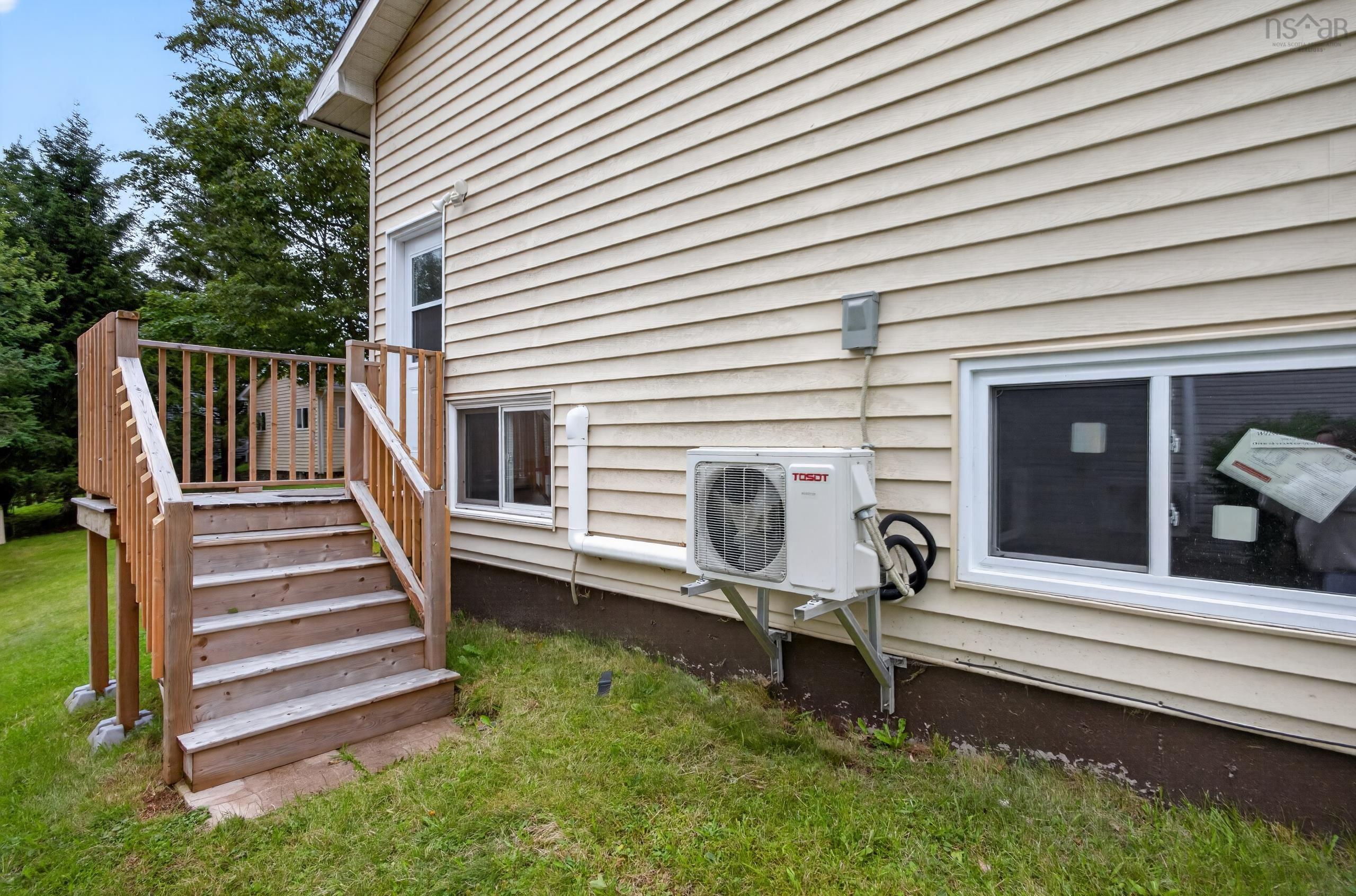 $385,000.00: 35 Lockhart Avenue, Lower Truro