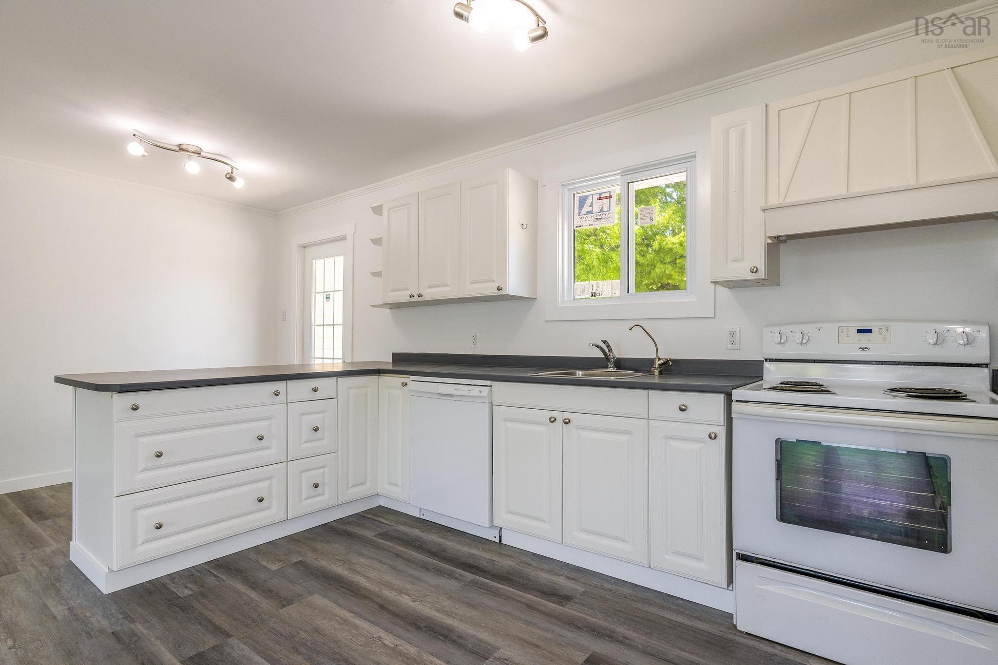 $385,000.00: 35 Lockhart Avenue, Lower Truro