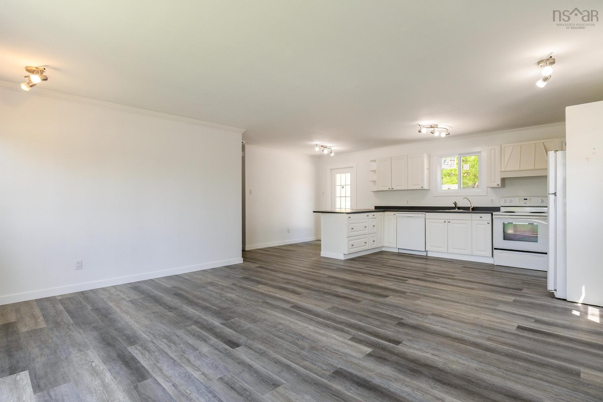 $385,000.00: 35 Lockhart Avenue, Lower Truro