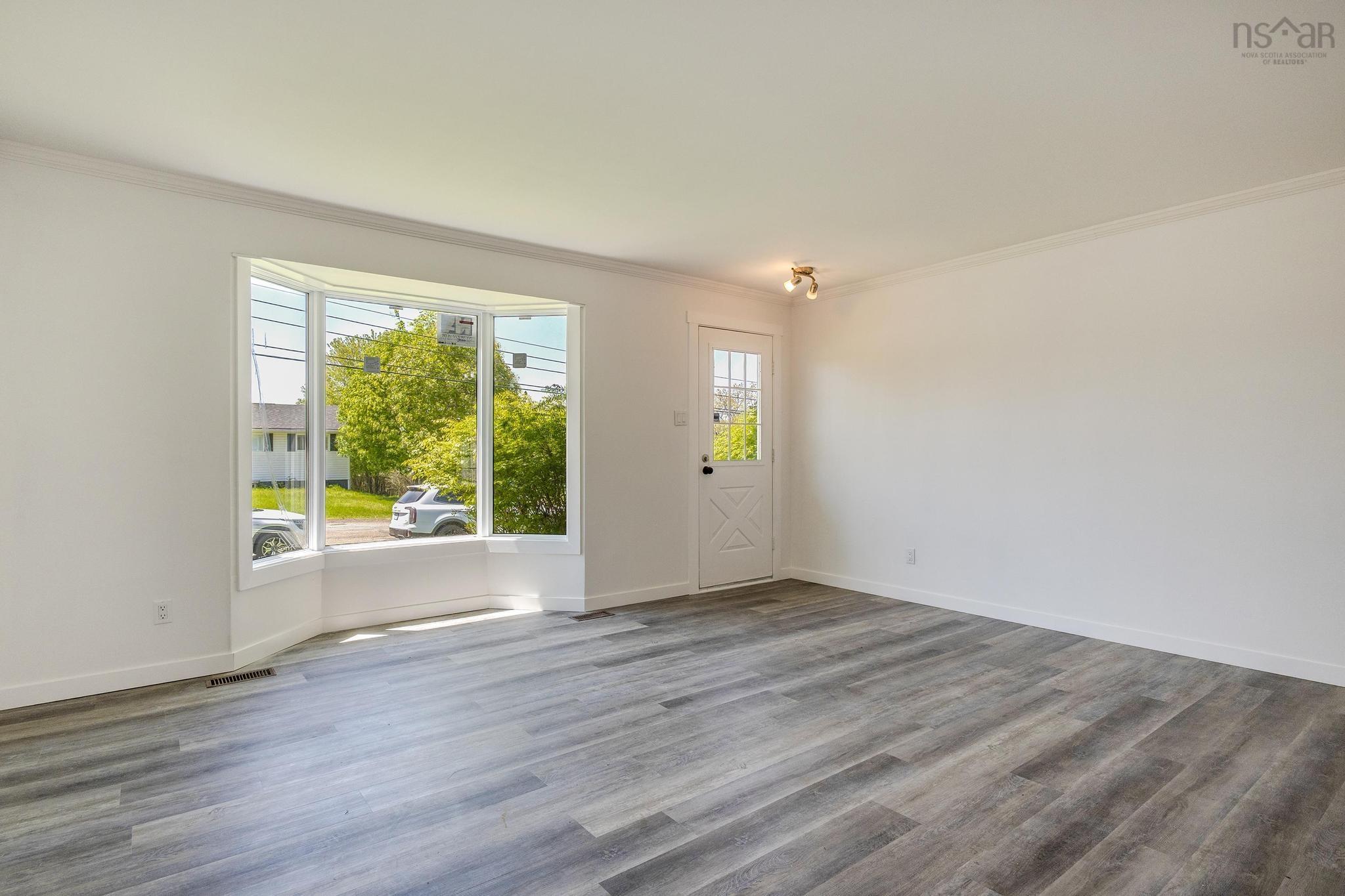 $385,000.00: 35 Lockhart Avenue, Lower Truro