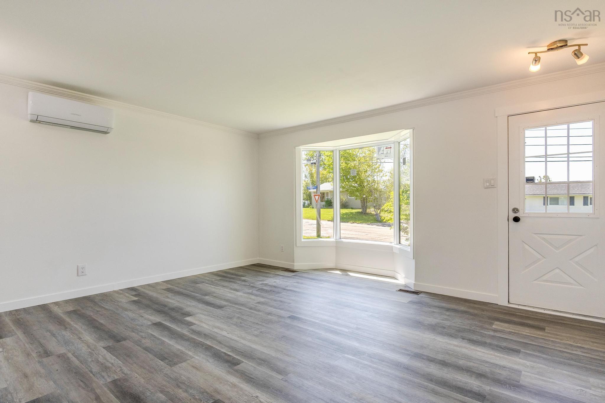$385,000.00: 35 Lockhart Avenue, Lower Truro
