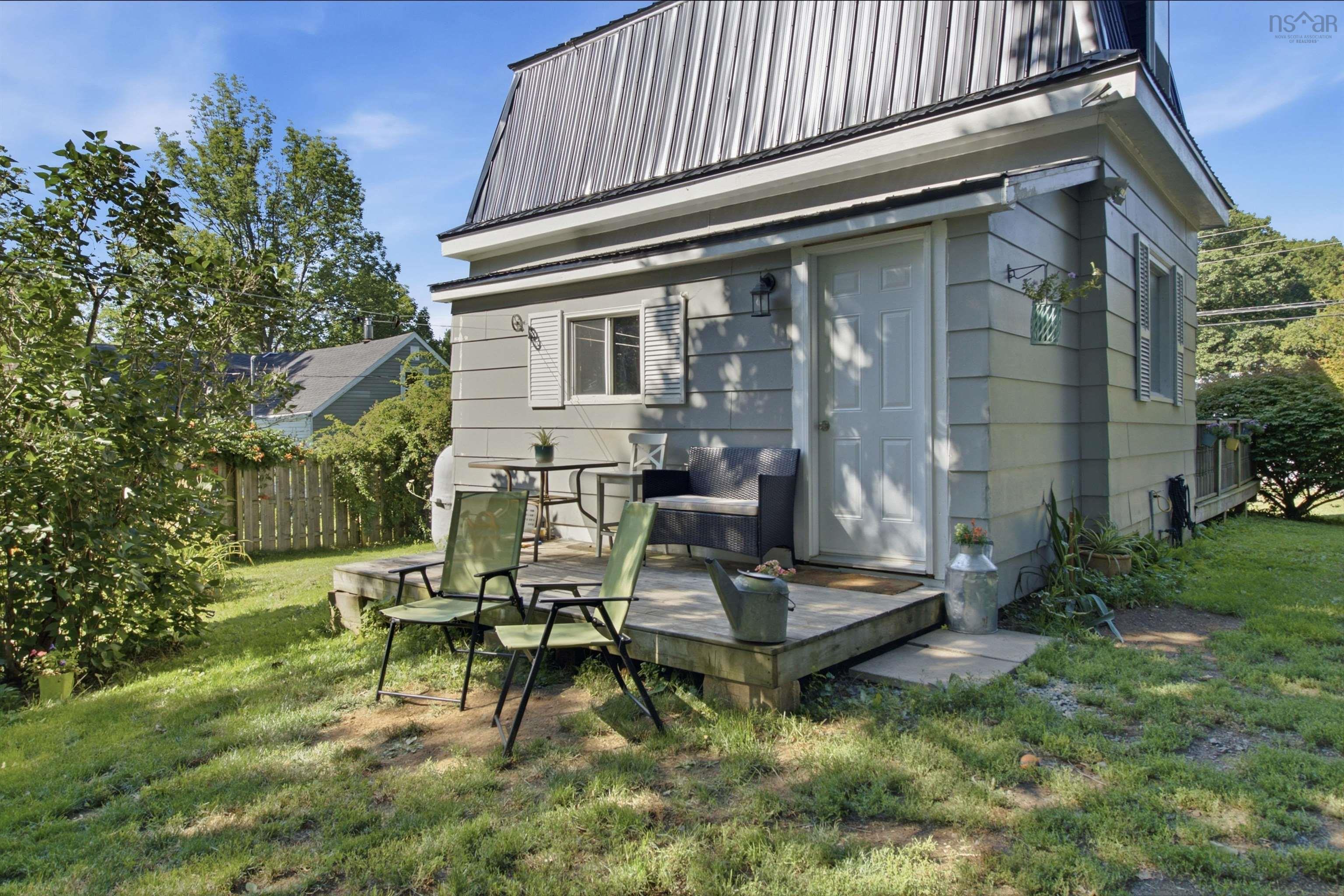 $284,900.00: 5480 Highway 215, Kempt Shore