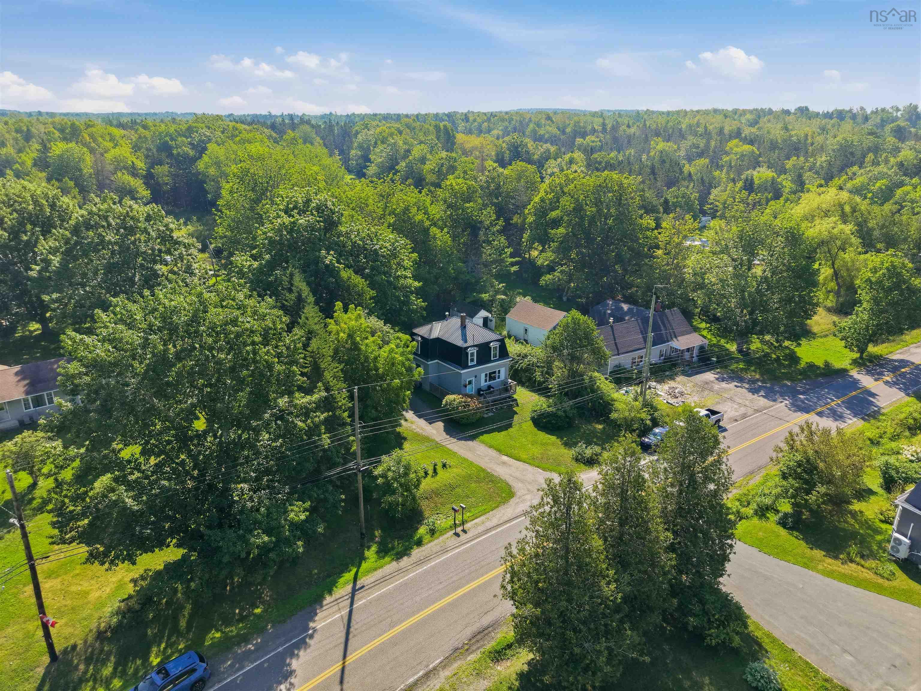 $284,900.00: 5480 Highway 215, Kempt Shore