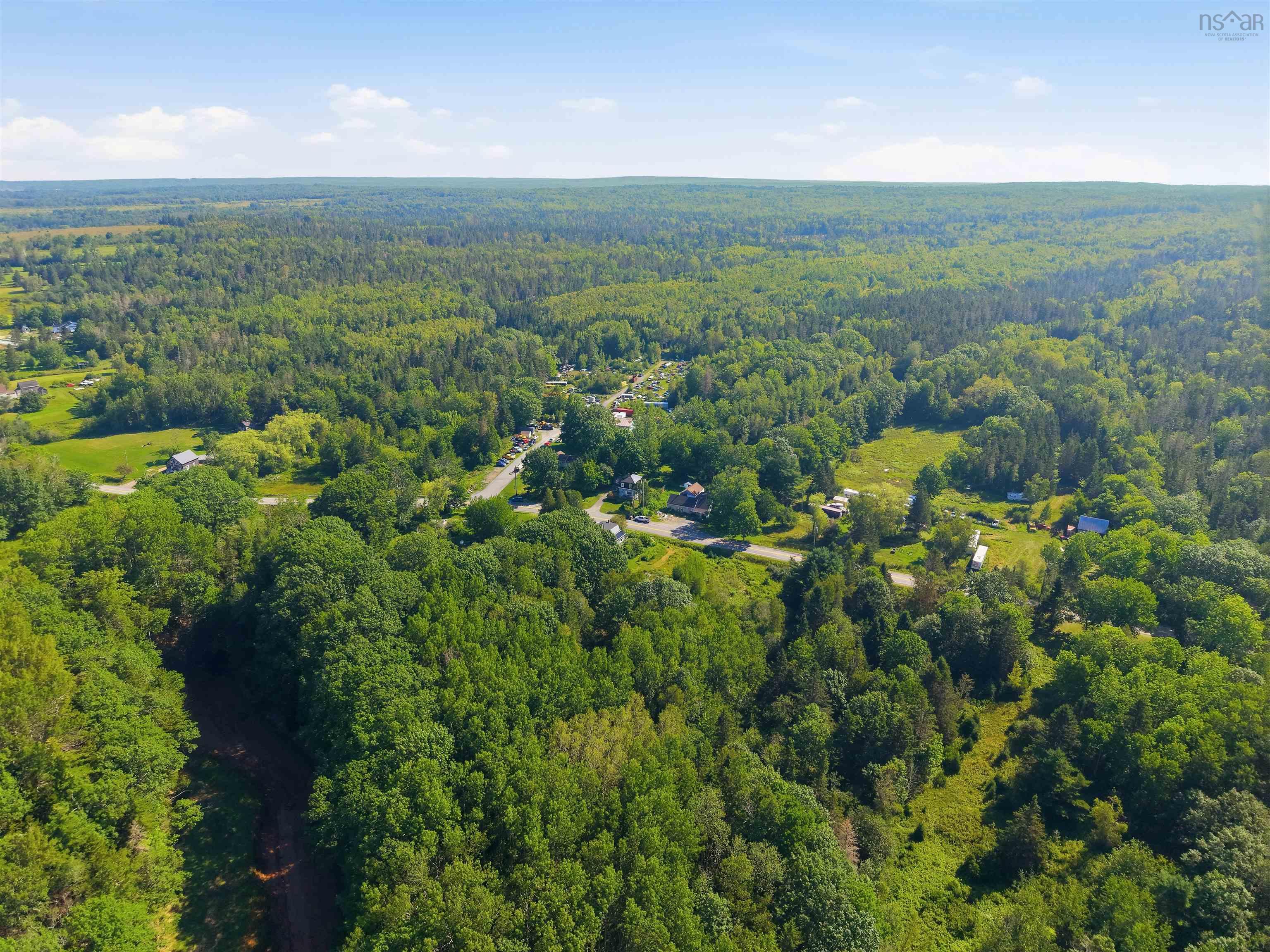 $284,900.00: 5480 Highway 215, Kempt Shore