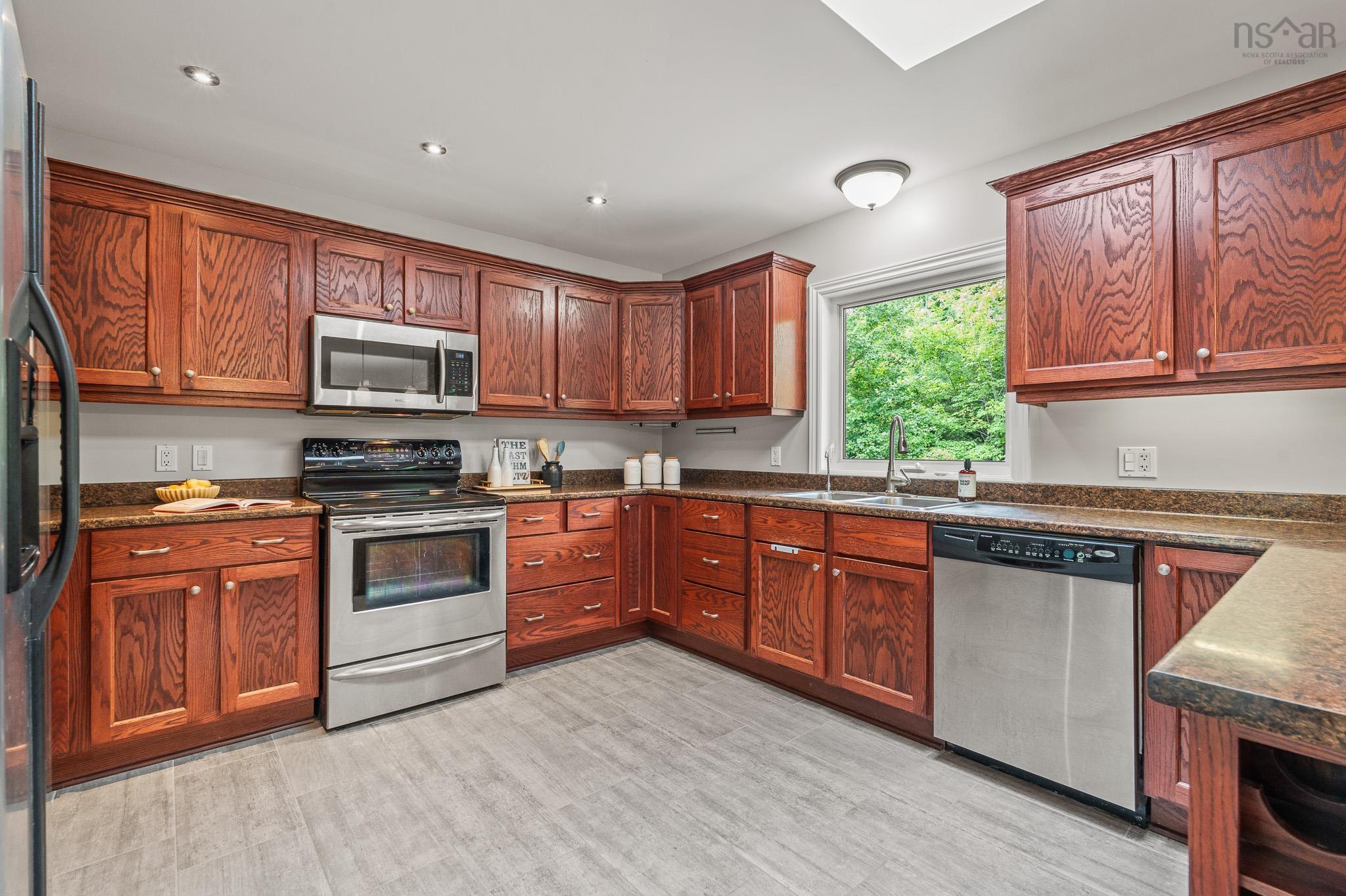 $639,900.00: 12 Loriann Drive, Porters Lake