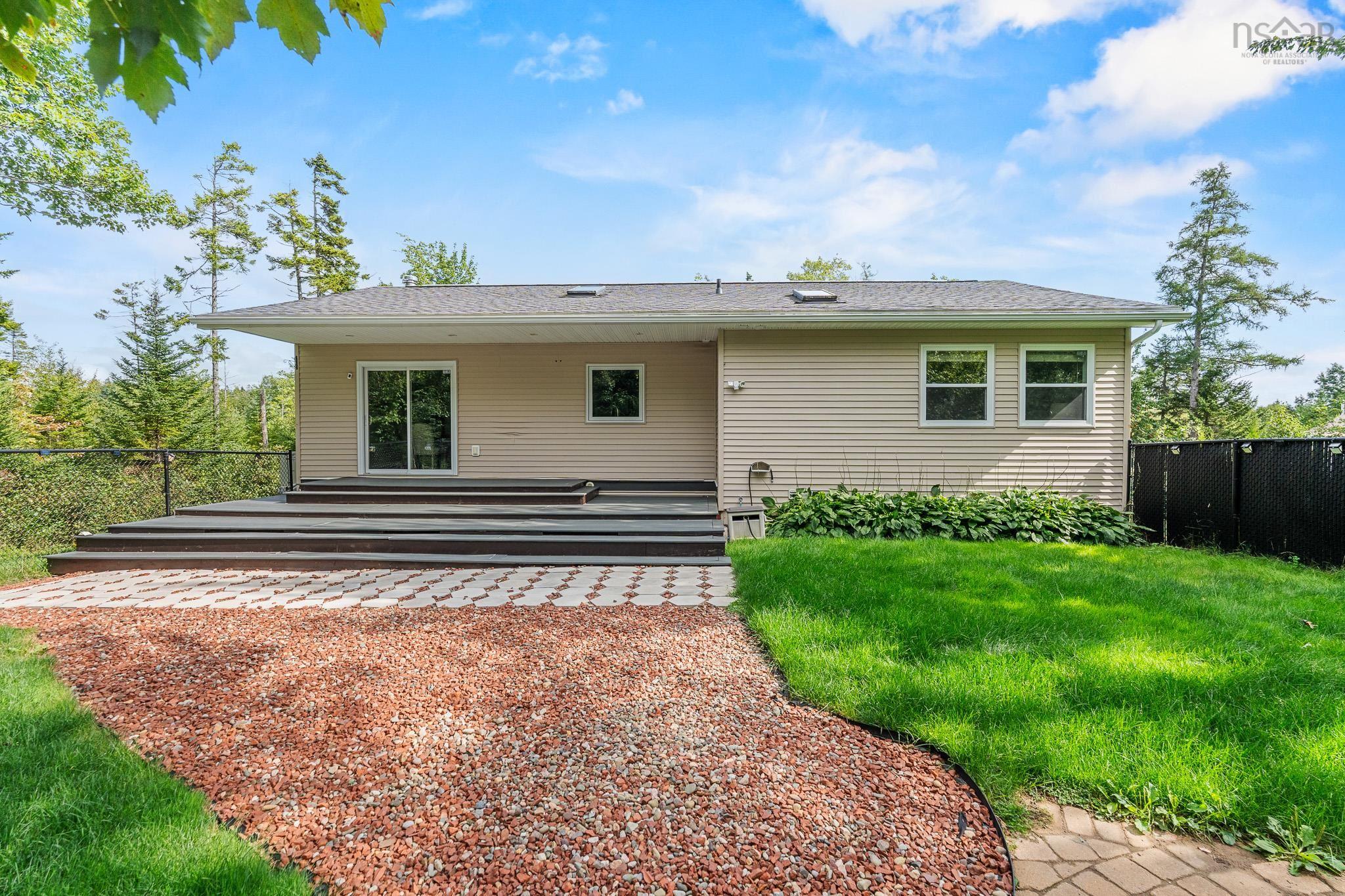 $639,900.00: 12 Loriann Drive, Porters Lake