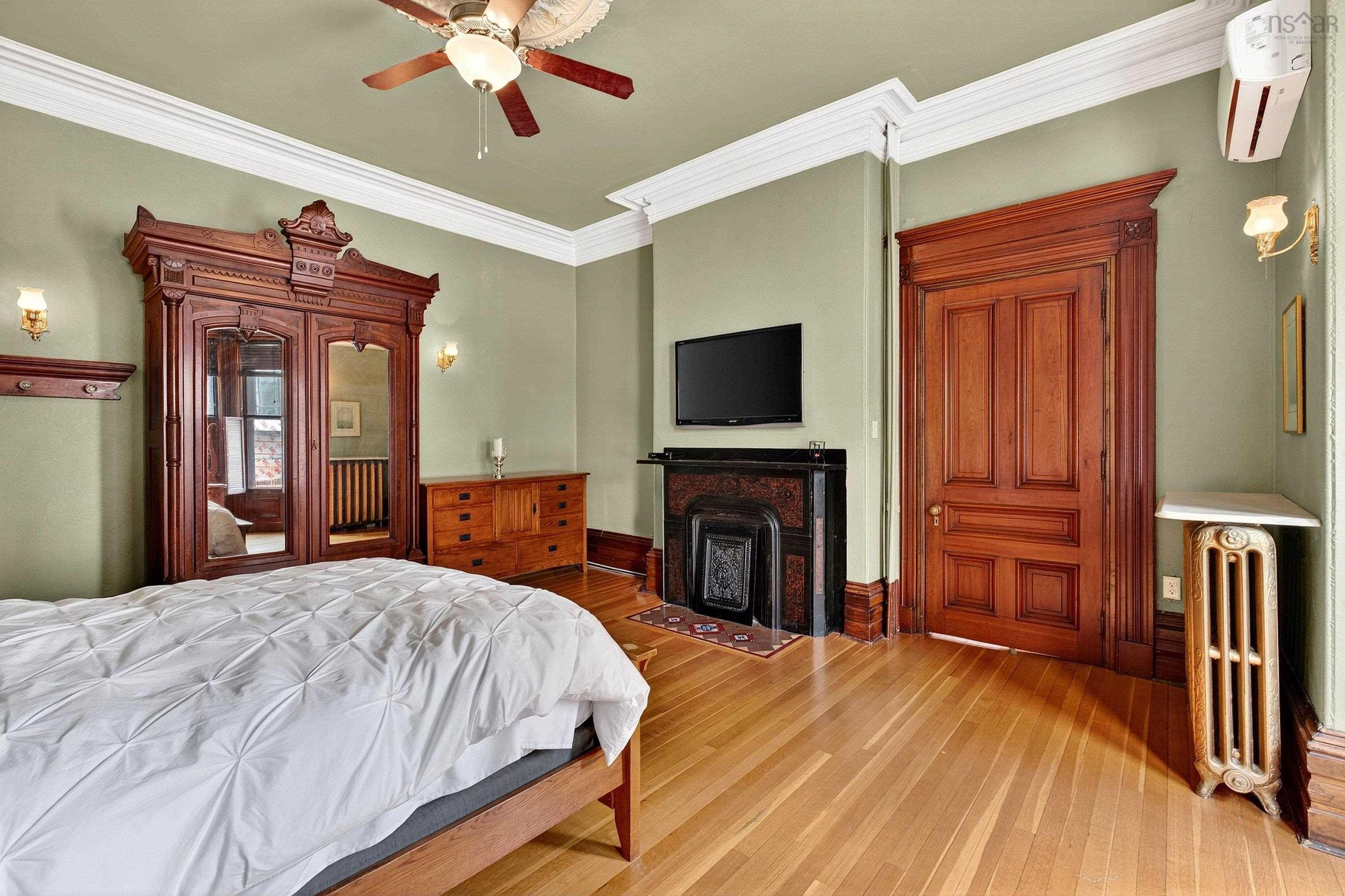 $2,300,000.00: 5691 Inglis Street, Halifax Peninsula