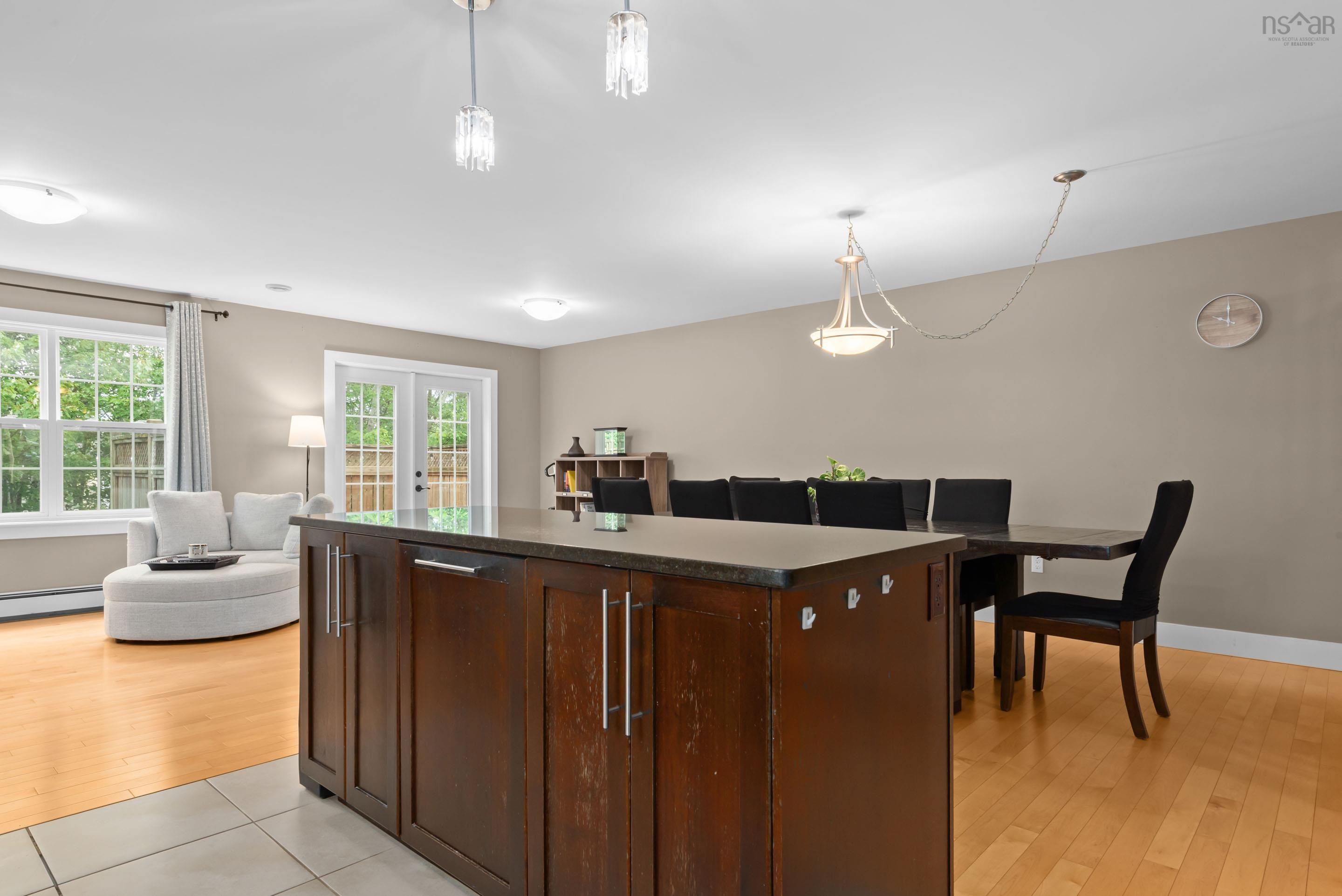 $699,900.00: 36 Lasalle Court, West Bedford