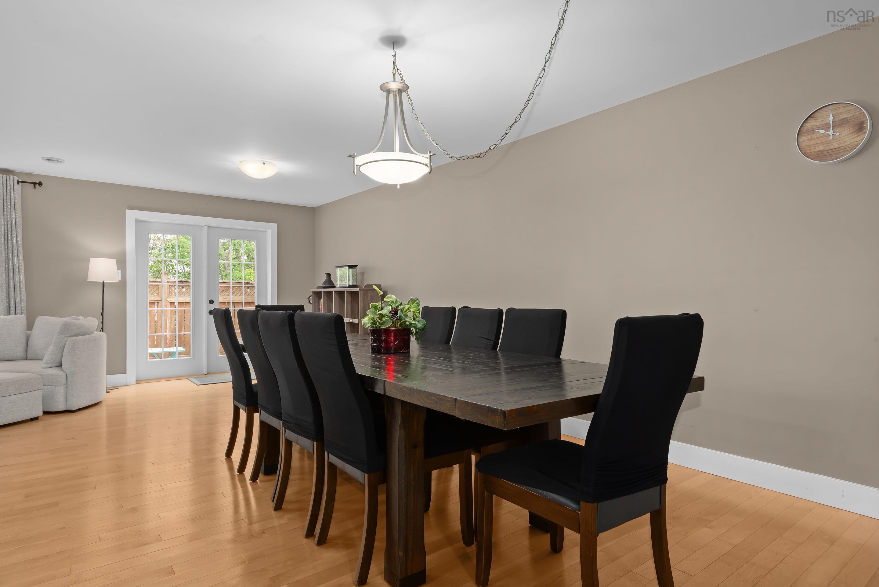 $699,900.00: 36 Lasalle Court, West Bedford