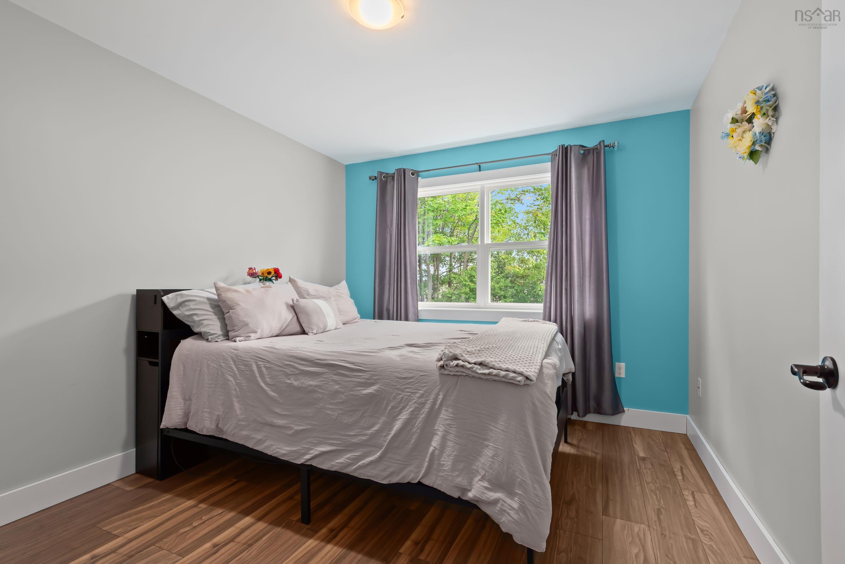 $699,900.00: 36 Lasalle Court, West Bedford