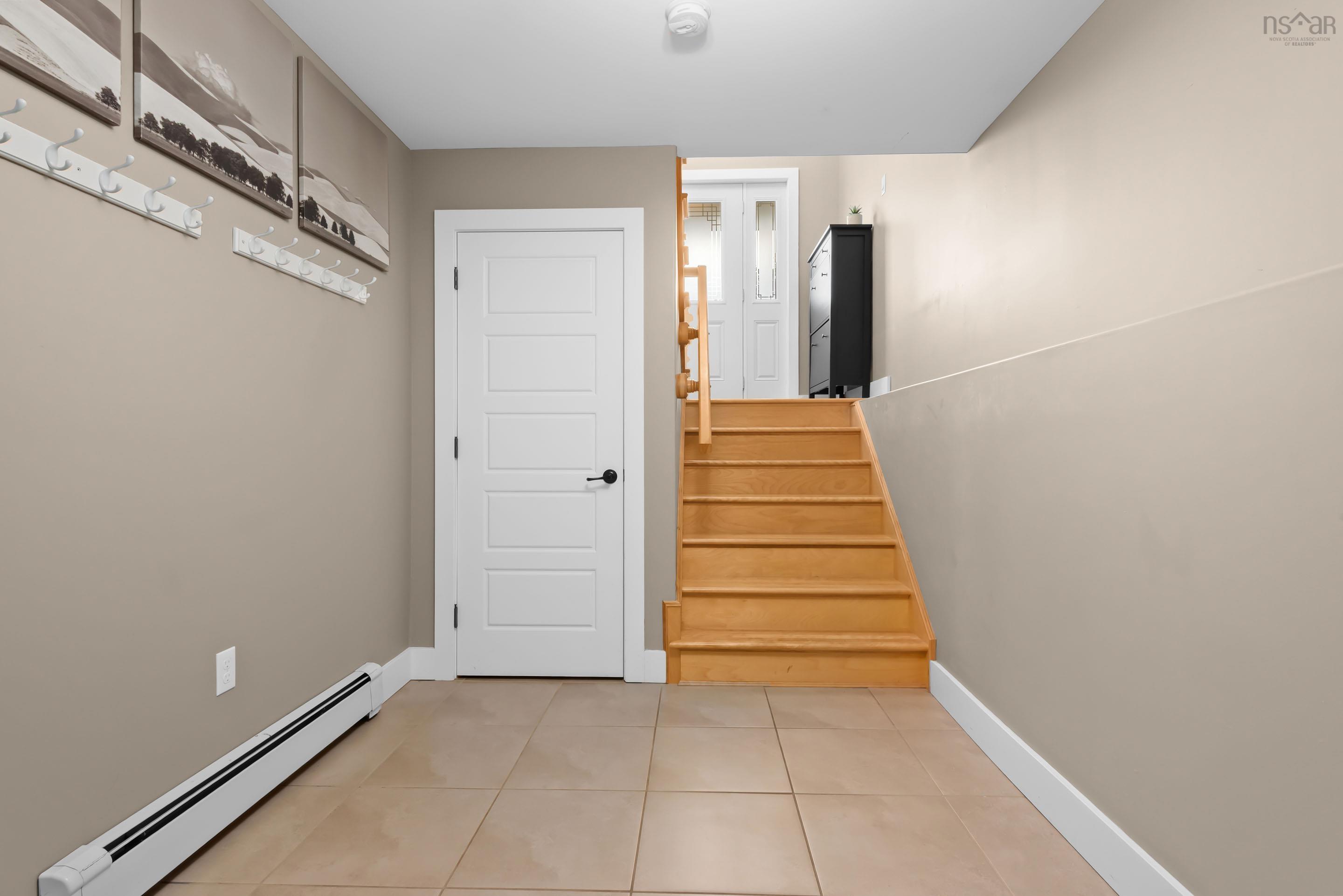 $699,900.00: 36 Lasalle Court, West Bedford