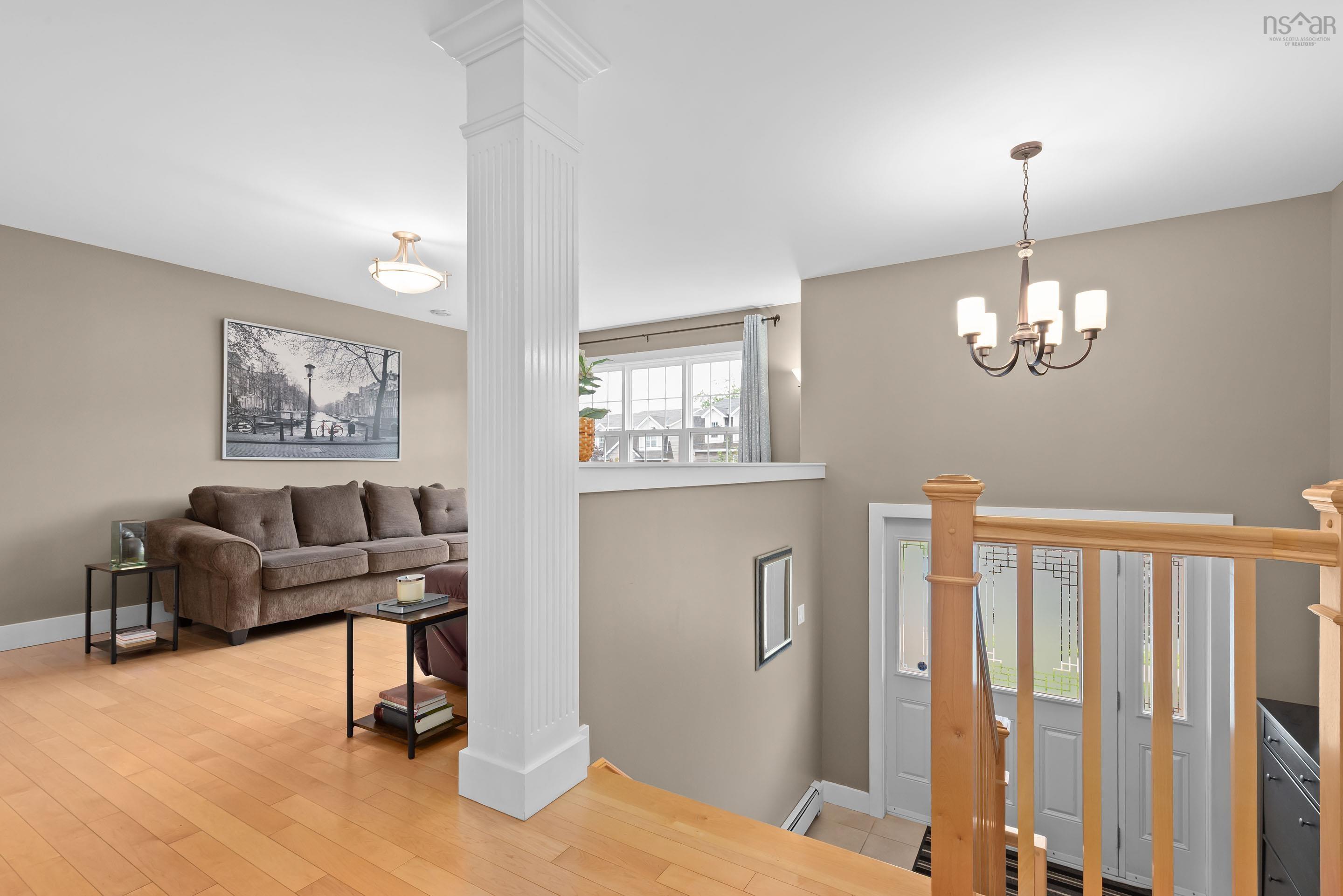 $699,900.00: 36 Lasalle Court, West Bedford