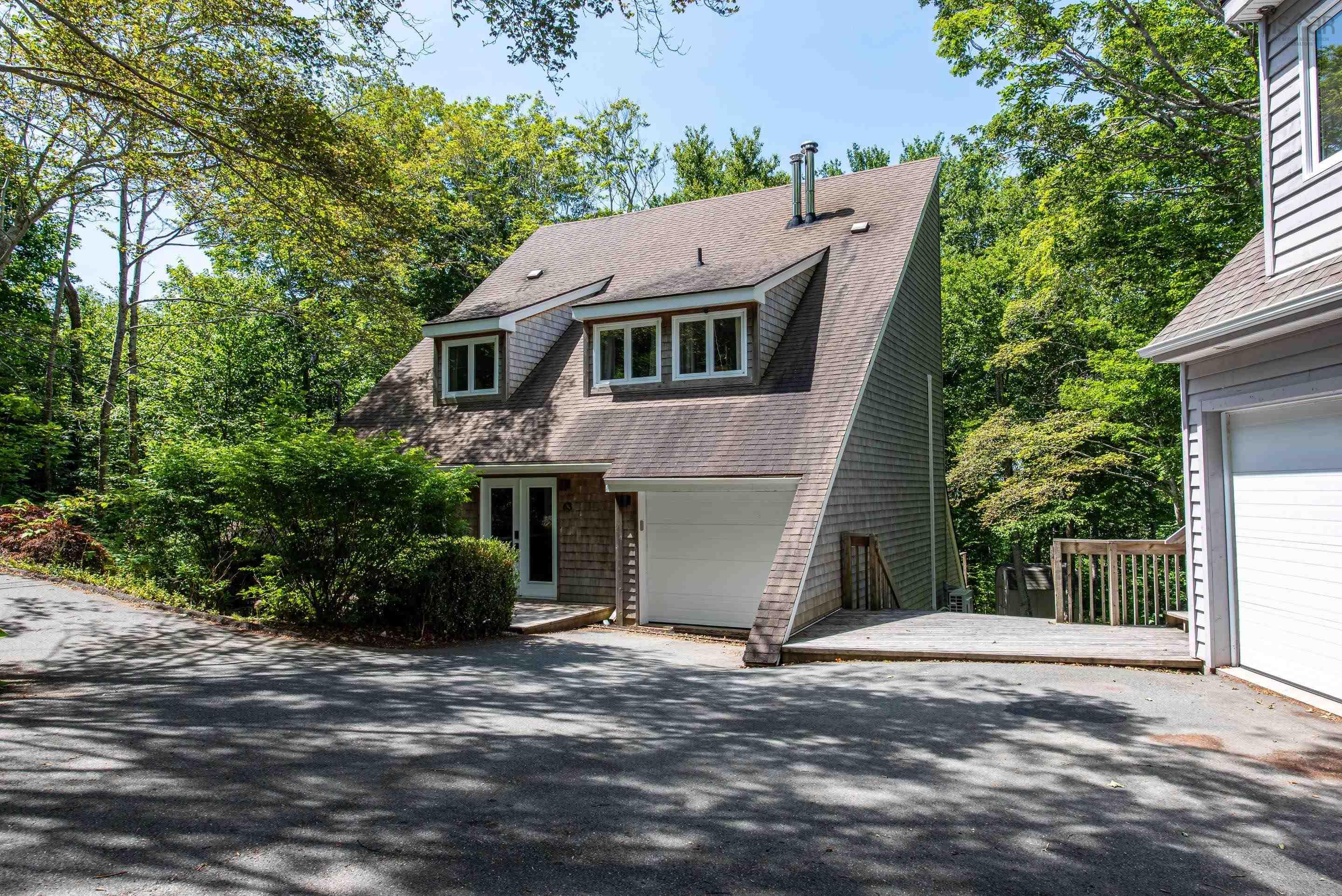 $949,900.00: 63 Rolling Hills Drive, Waverley