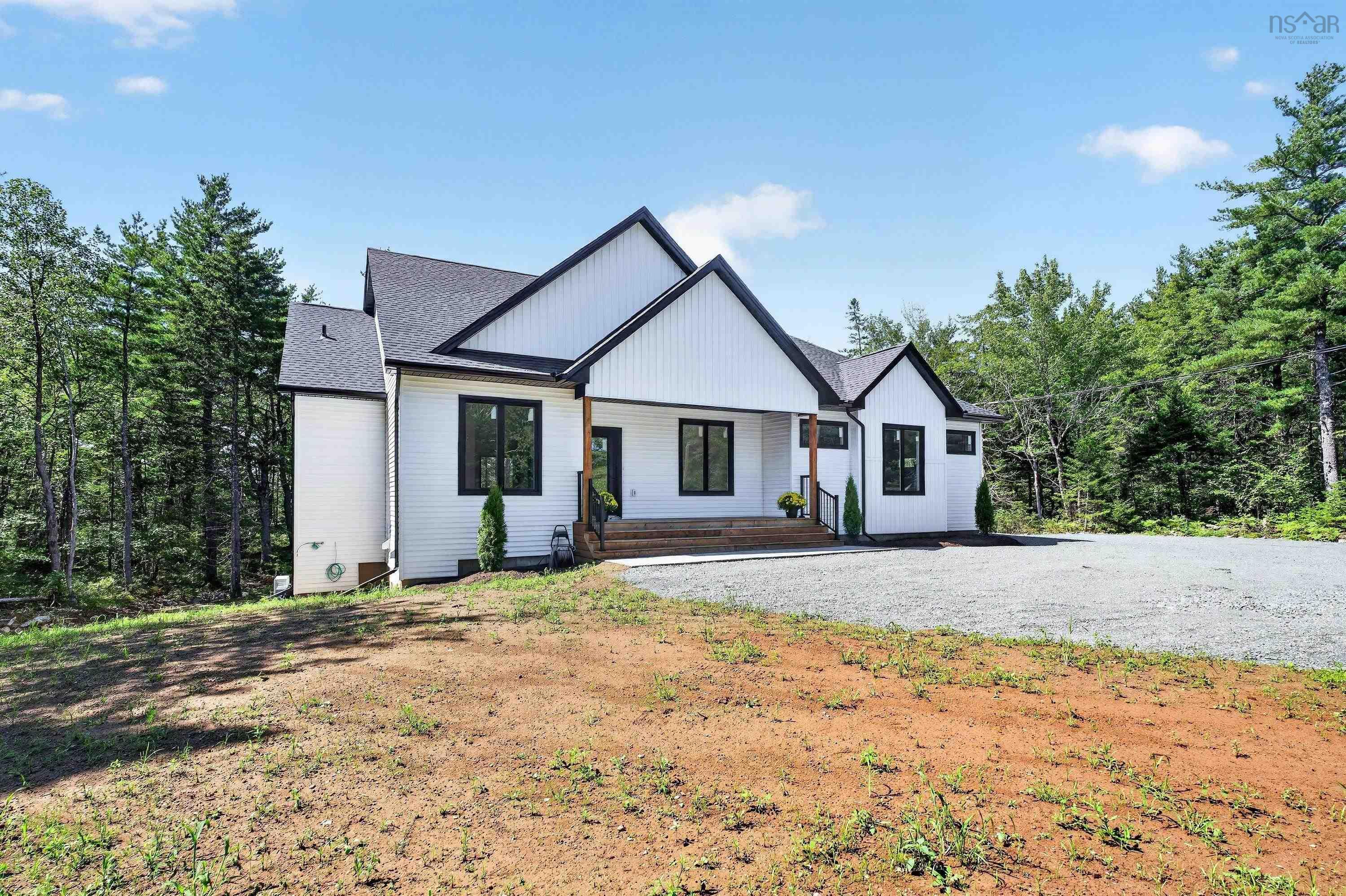 524 & 526 Perrin Drive, Fall River, NS (MLS® 202622786)