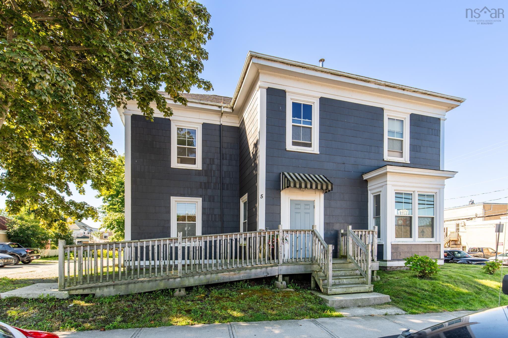 $395,000.00: 5 Parade Street, Yarmouth