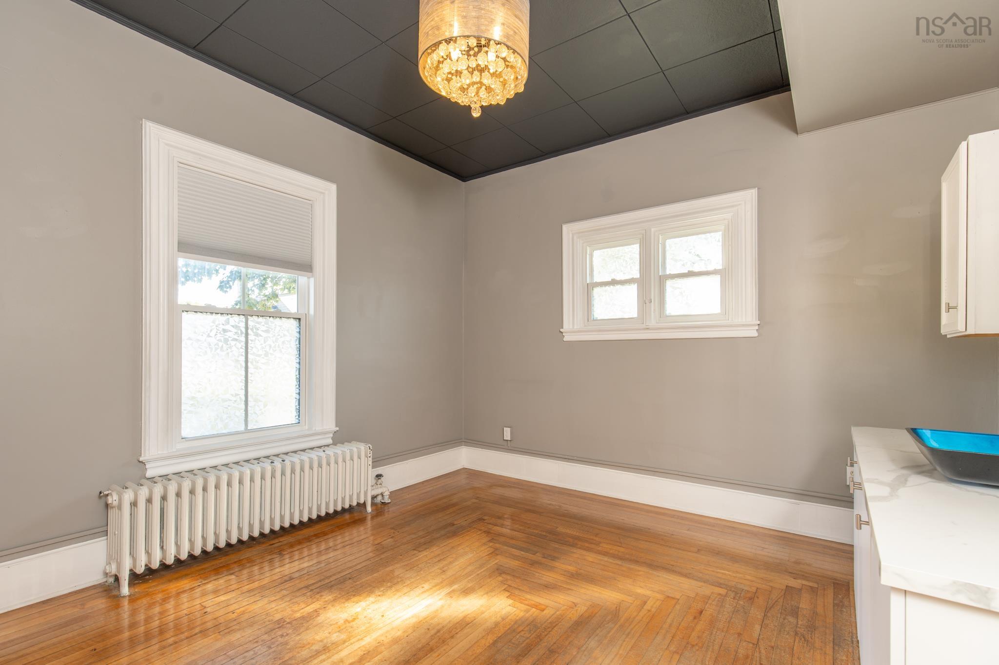 $395,000.00: 5 Parade Street, Yarmouth