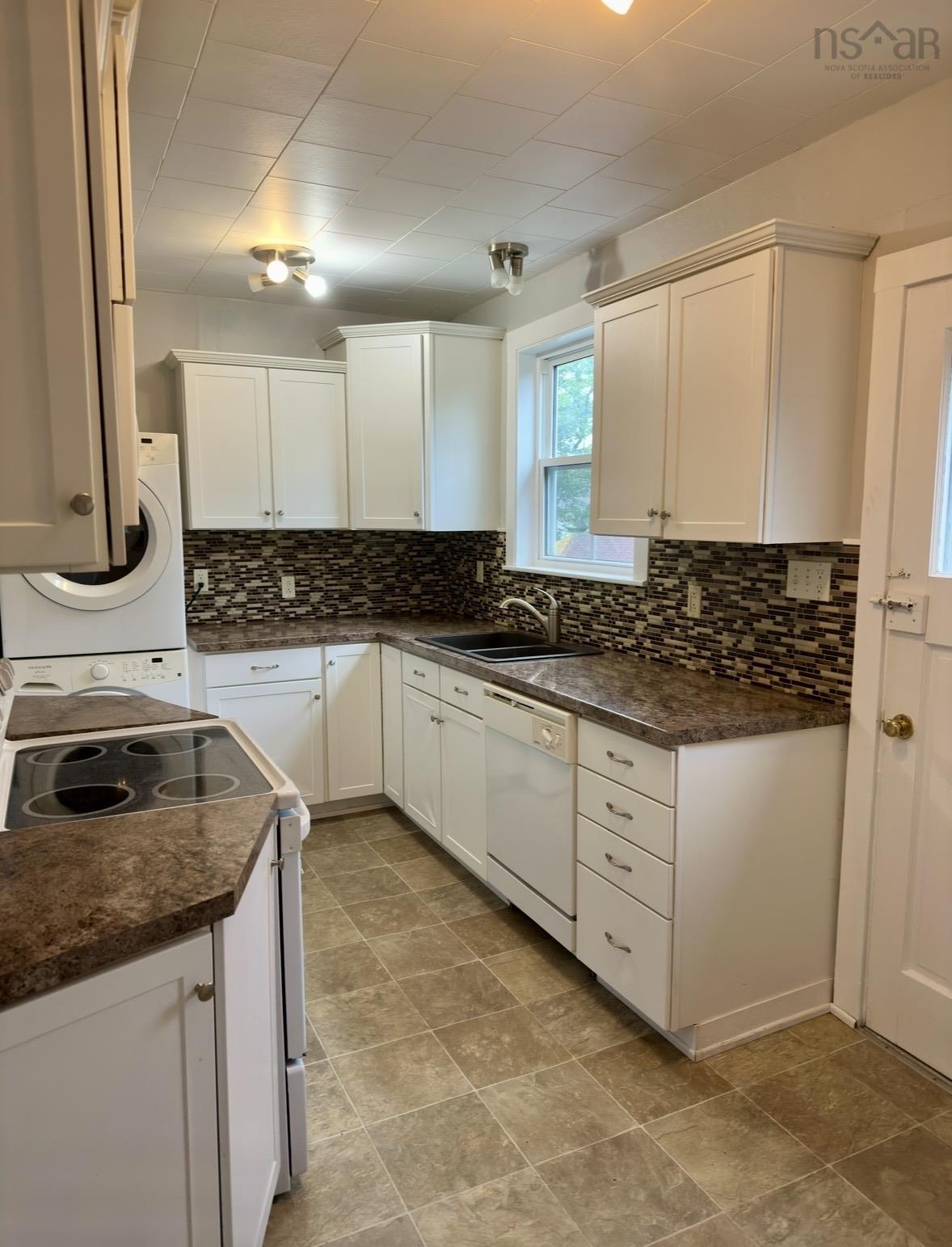 $395,000.00: 5 Parade Street, Yarmouth