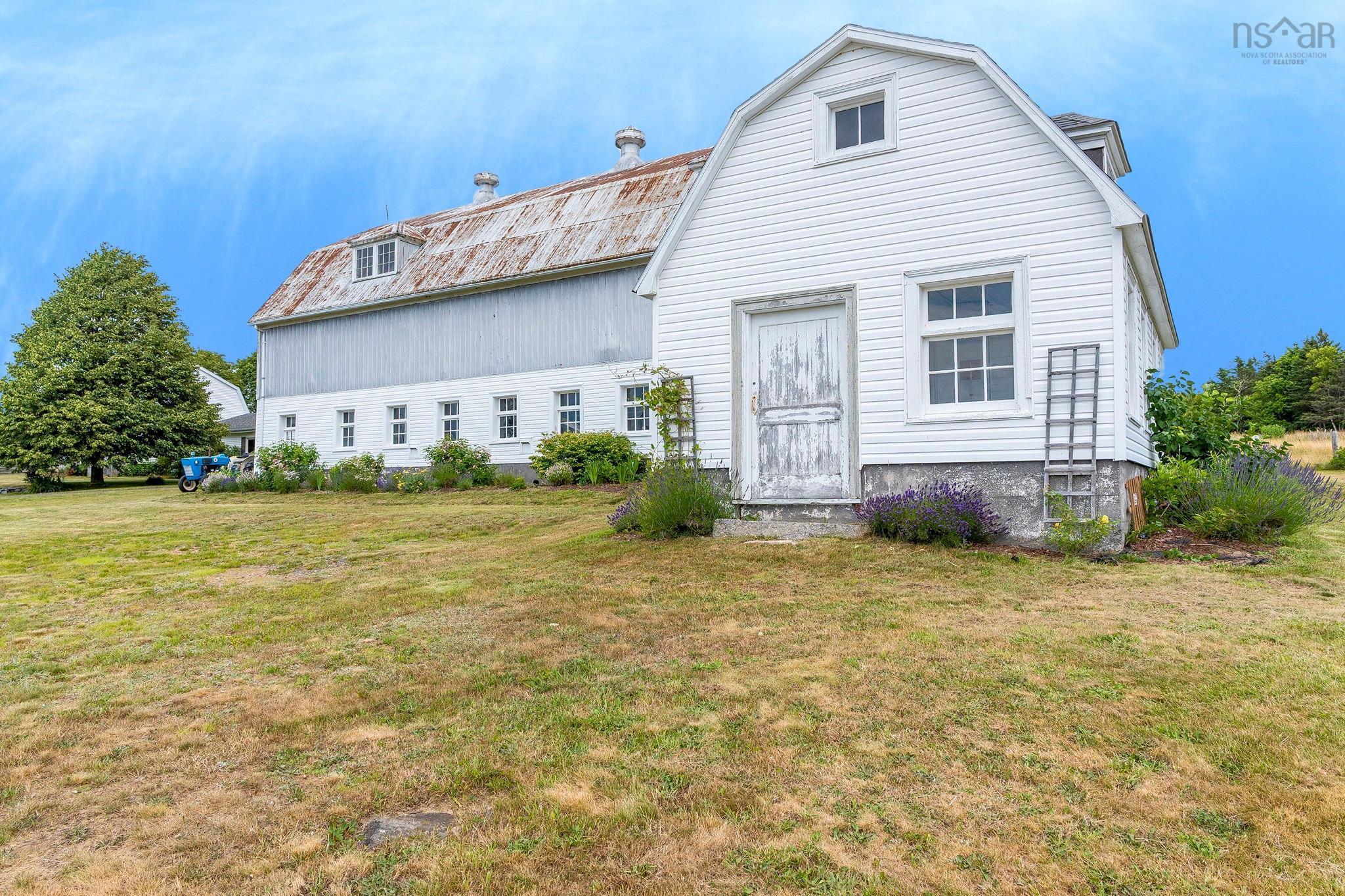 $695,000.00: 1896 Highway 1, Clementsport