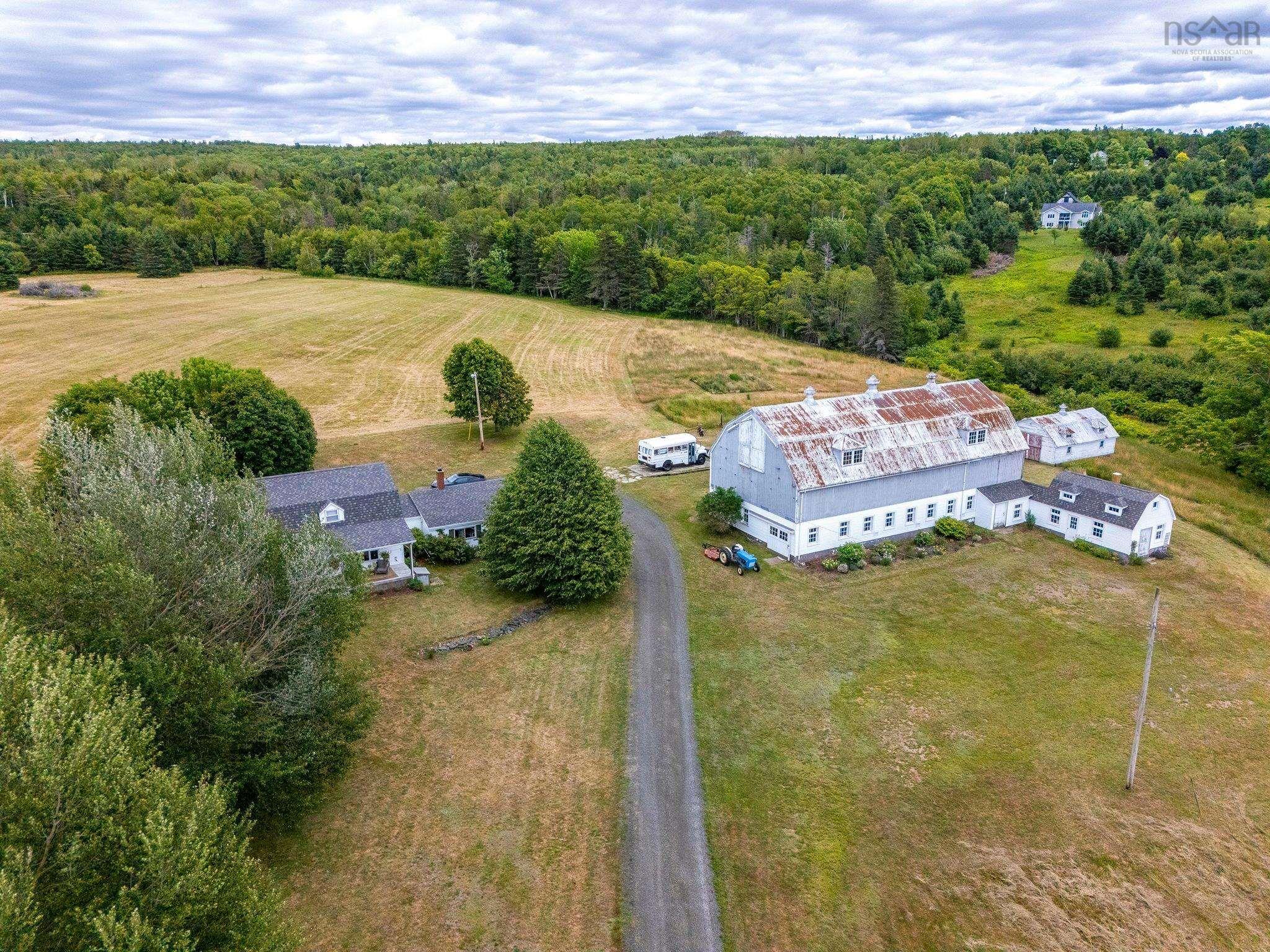 $695,000.00: 1896 Highway 1, Clementsport