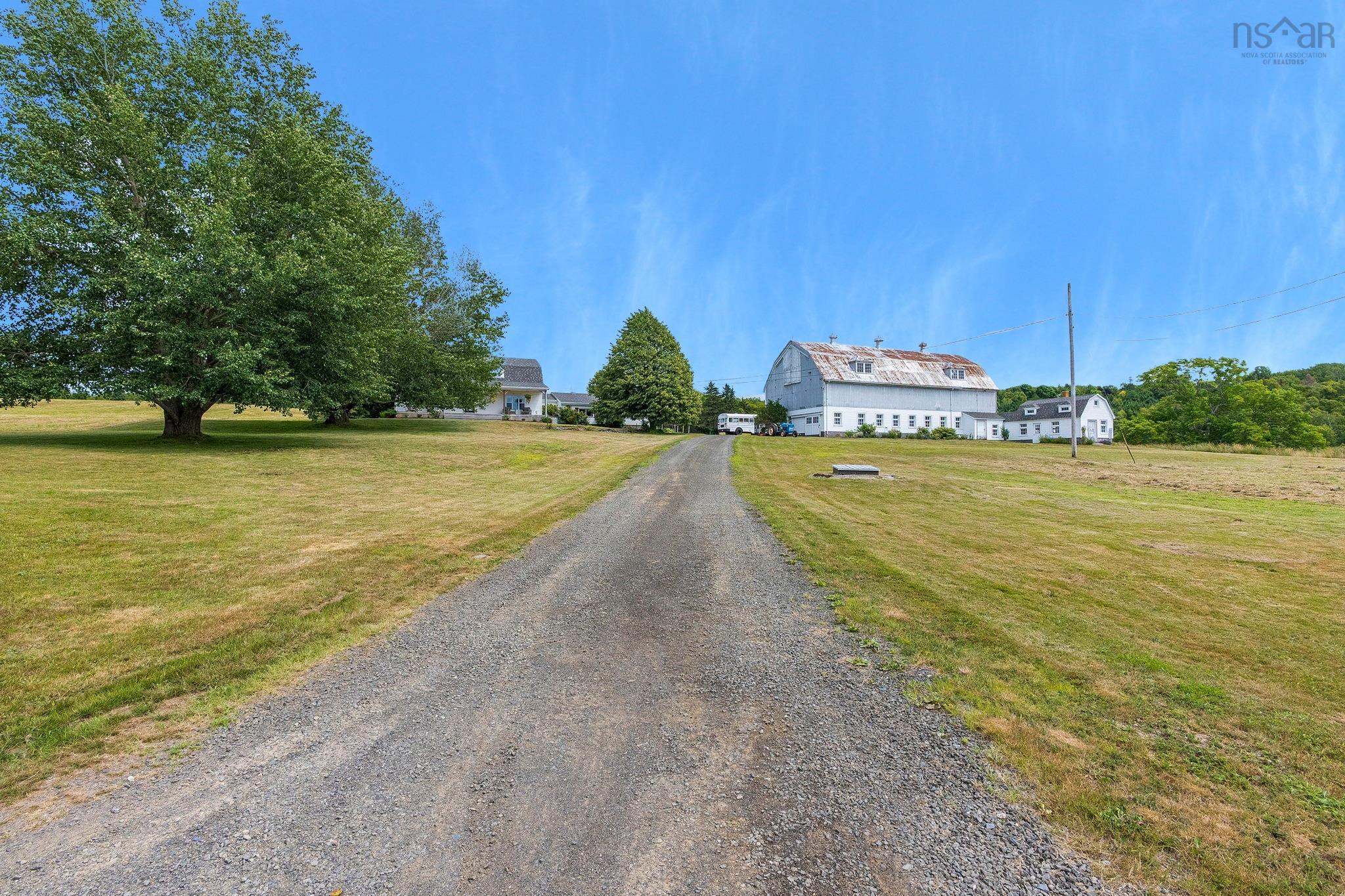 $695,000.00: 1896 Highway 1, Clementsport