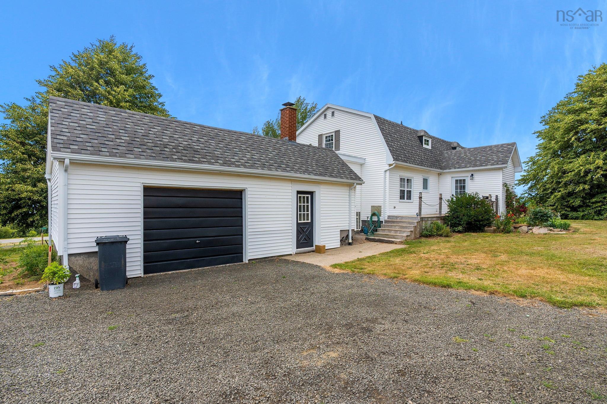 $695,000.00: 1896 Highway 1, Clementsport