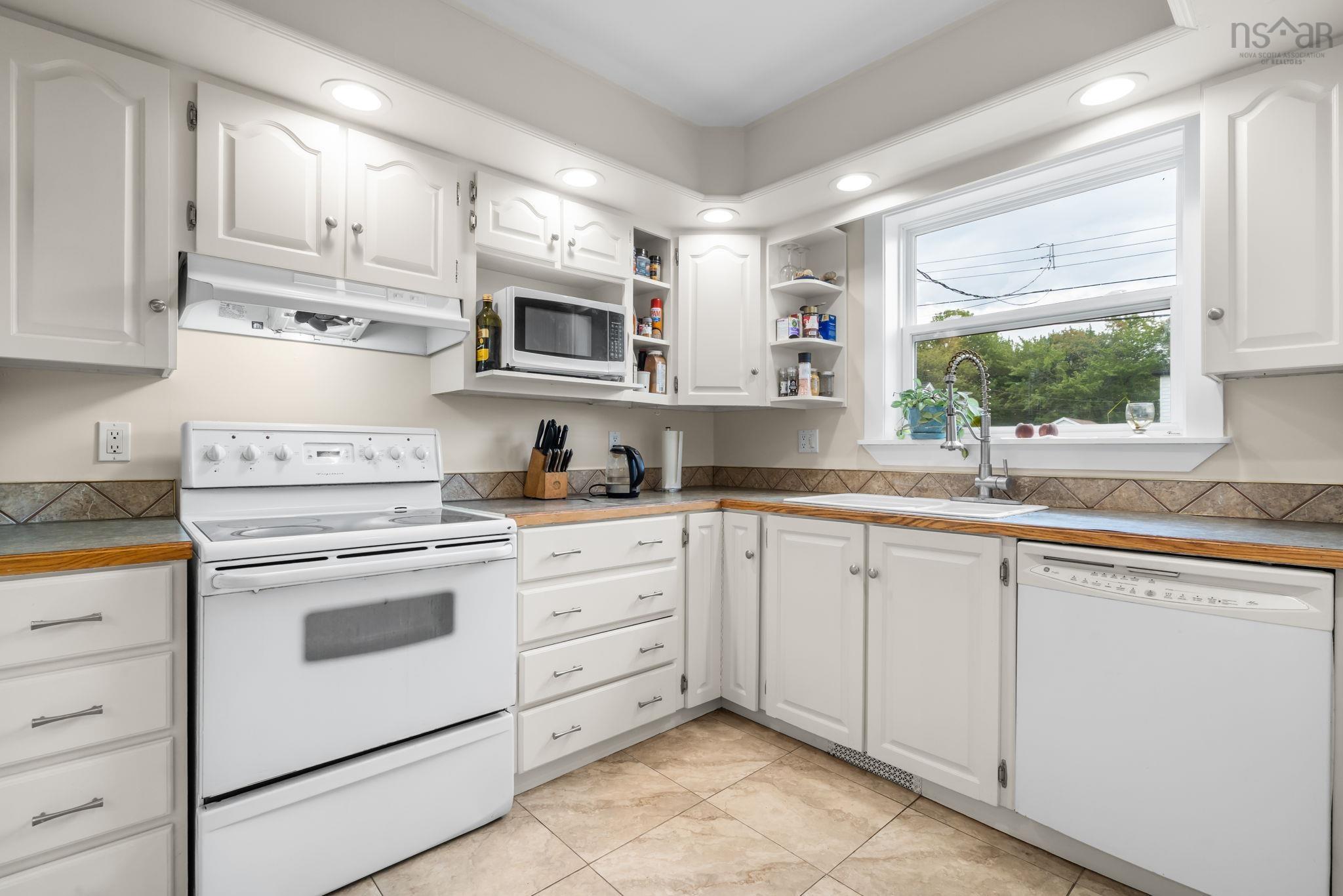 $529,900.00: 10 Fader Street, Dartmouth