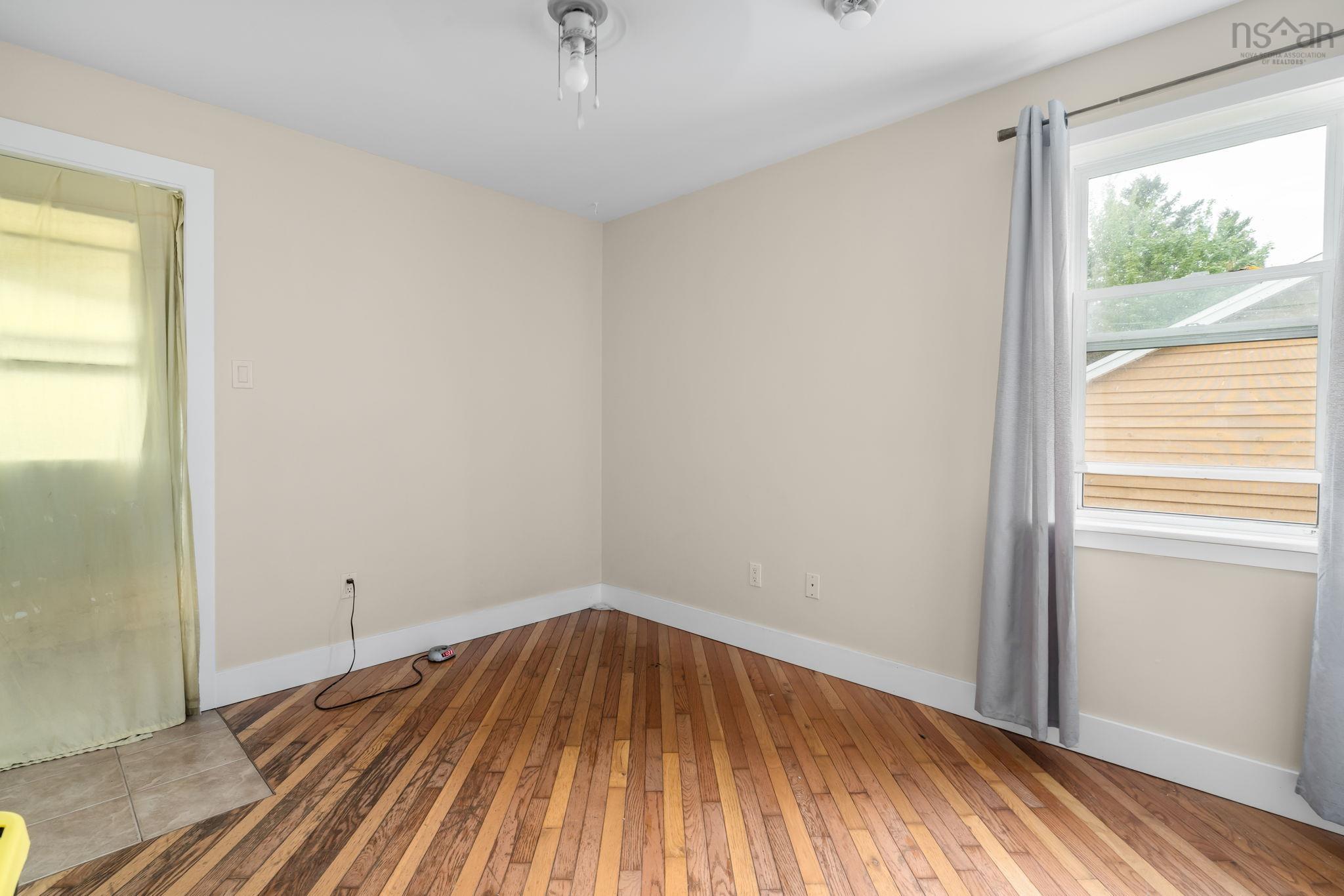 $529,900.00: 10 Fader Street, Dartmouth