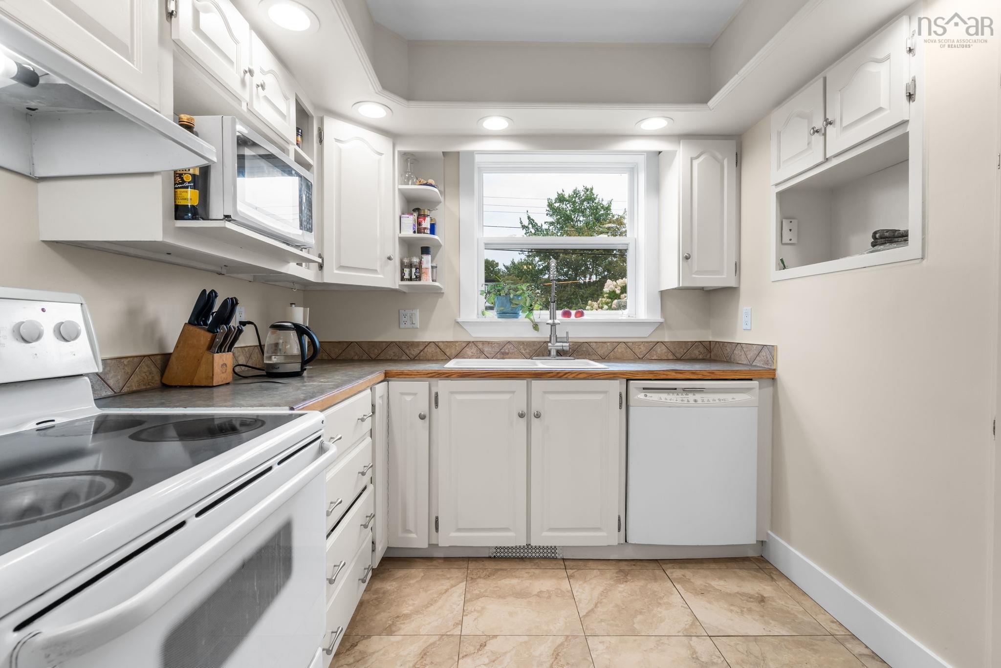 $529,900.00: 10 Fader Street, Dartmouth