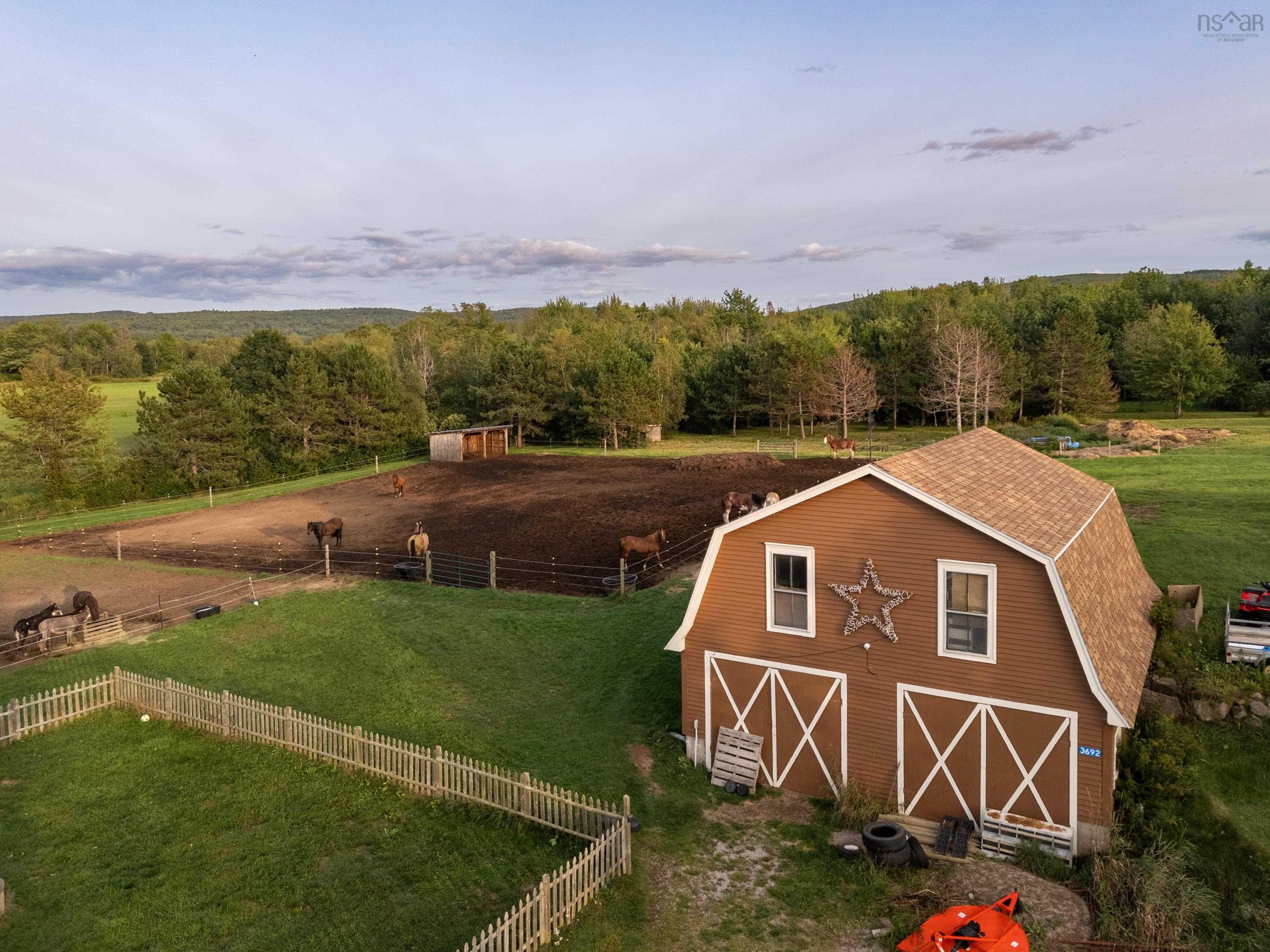 $599,000.00: 3692 Highway 201, Centrelea