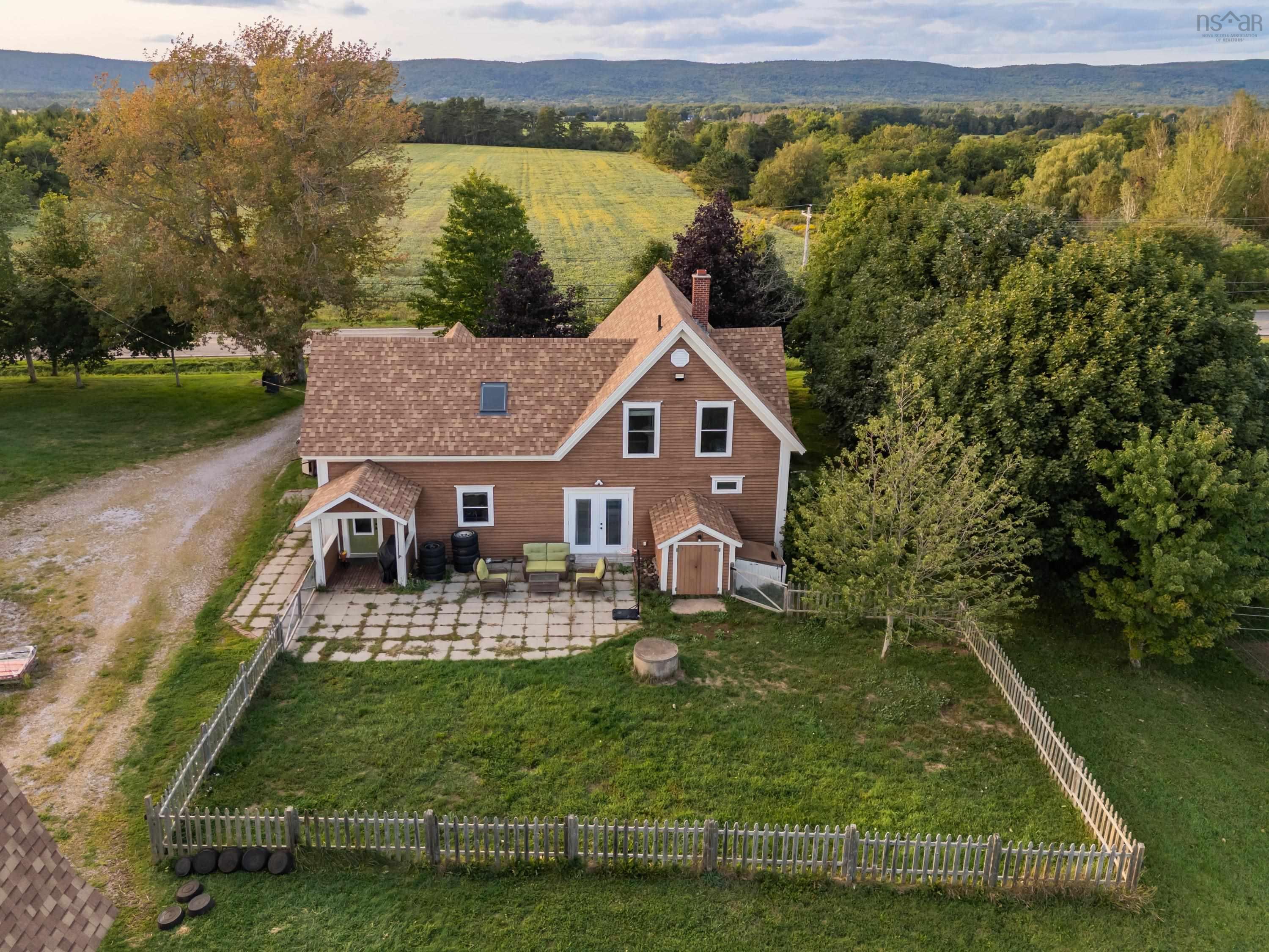 $599,000.00: 3692 Highway 201, Centrelea