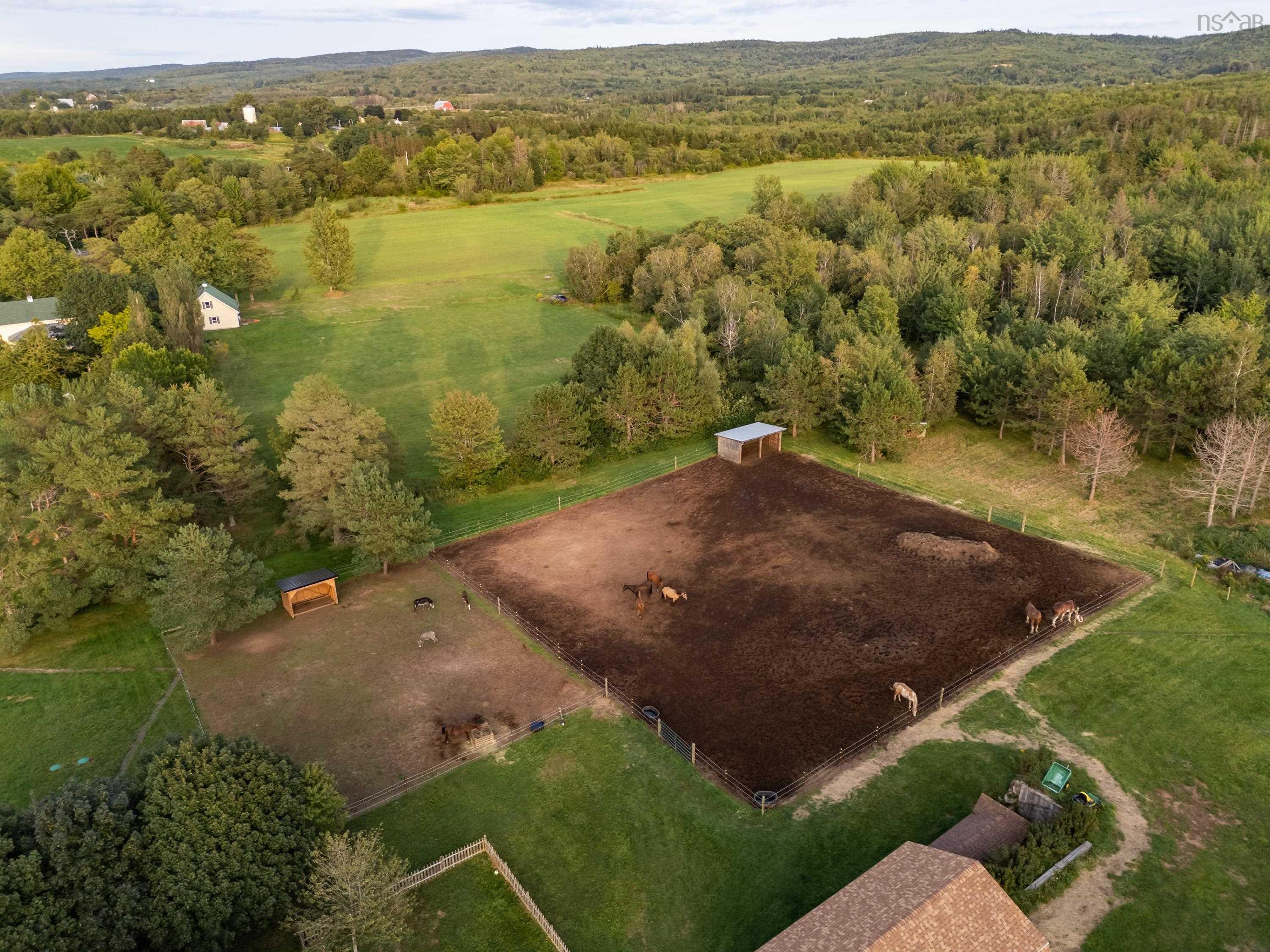 $599,000.00: 3692 Highway 201, Centrelea
