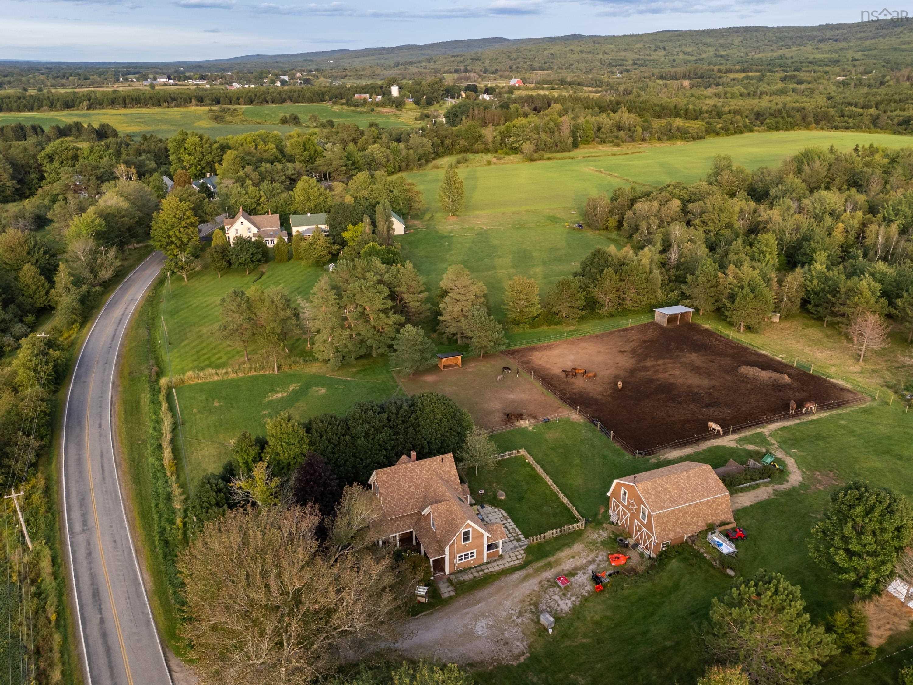 $599,000.00: 3692 Highway 201, Centrelea