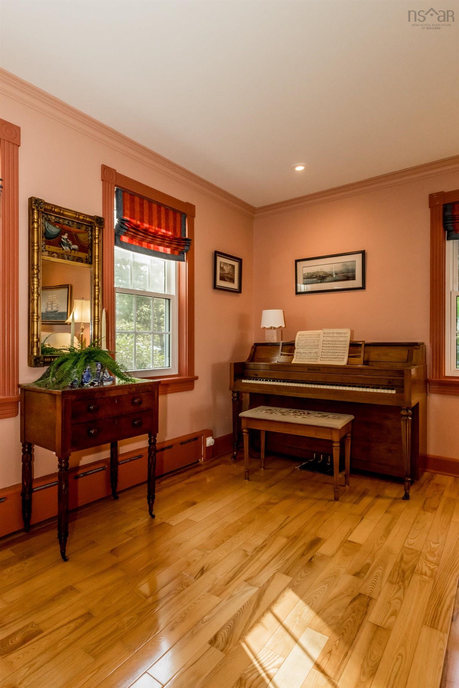 $1,170,000.00: 18 Avon Street, Hantsport