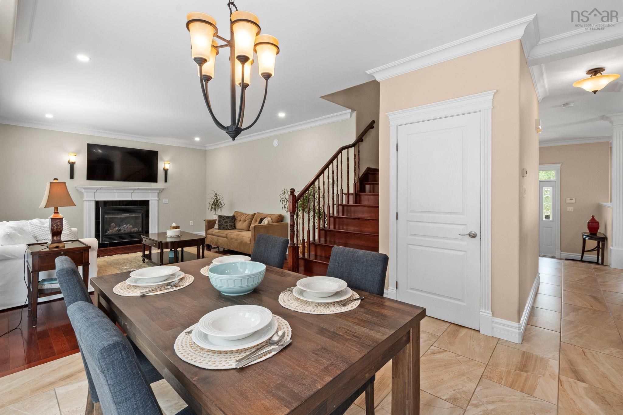 $999,900.00: 382 Southgate Drive, Bedford