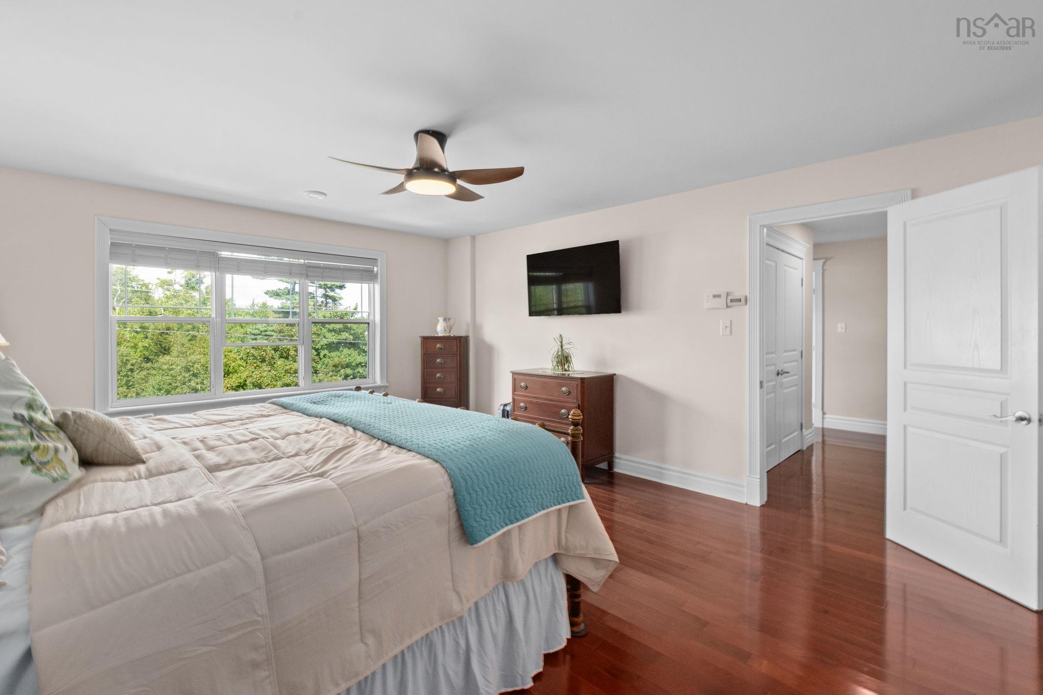 $999,900.00: 382 Southgate Drive, Bedford
