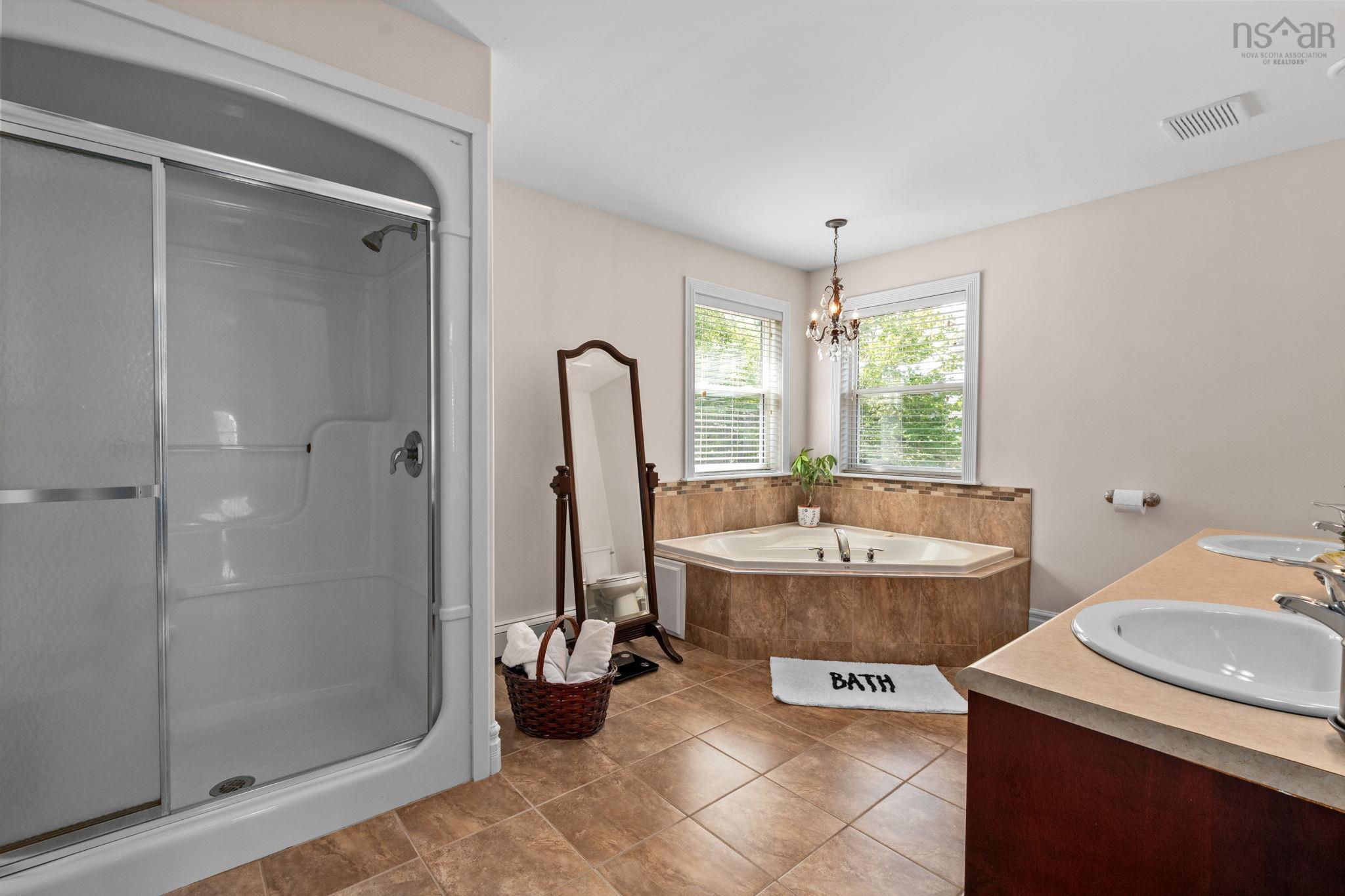 $999,900.00: 382 Southgate Drive, Bedford