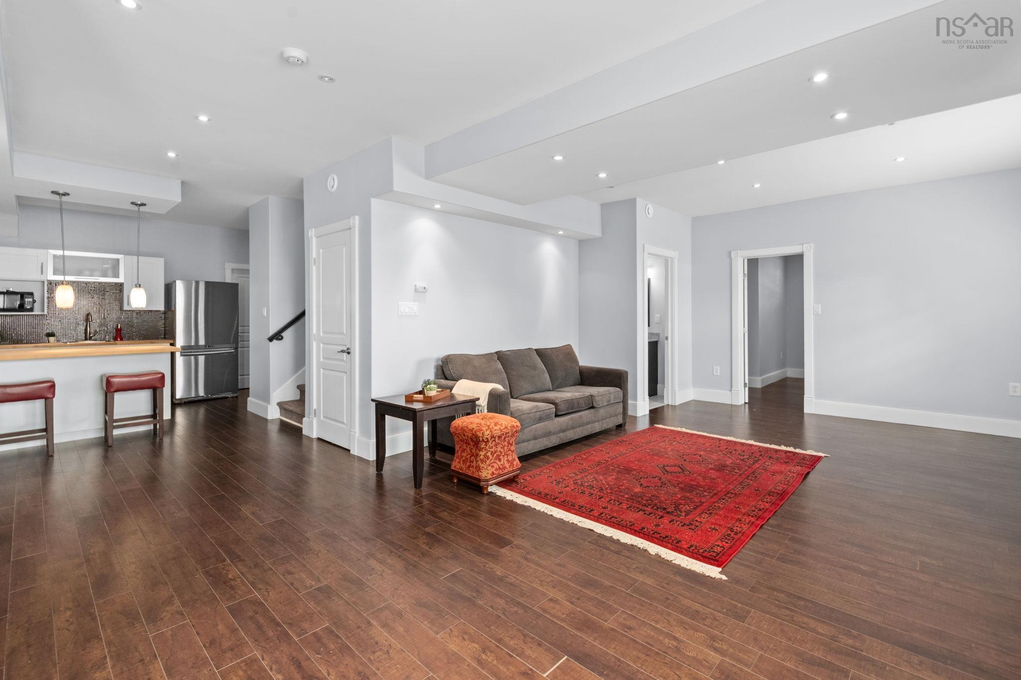 $999,900.00: 382 Southgate Drive, Bedford
