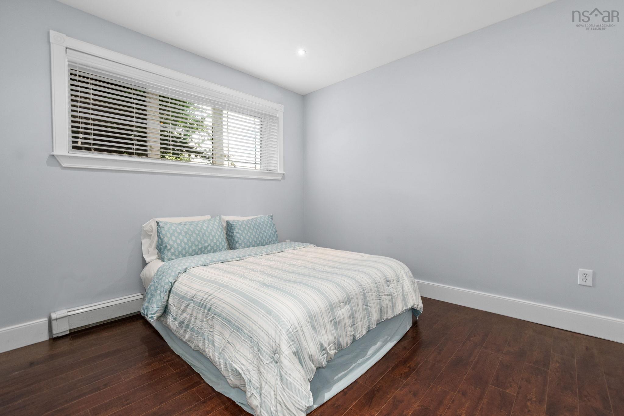 $999,900.00: 382 Southgate Drive, Bedford